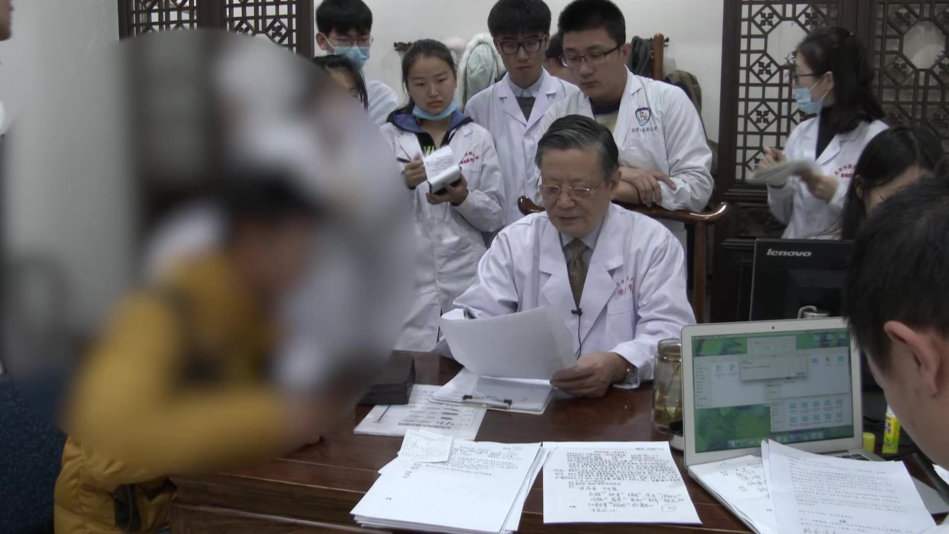 湿热下注气滞血瘀：31岁男性前列腺炎小便灼热会阴疼痛的清利活血法