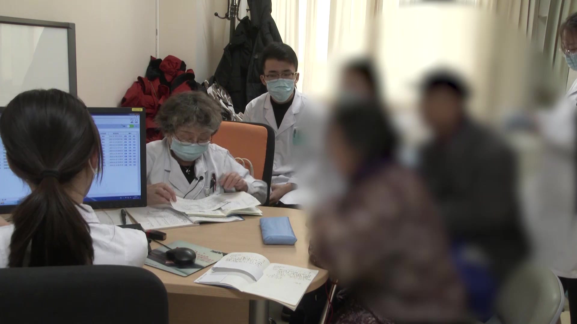 肌炎复诊防护：76岁女性停激素后咳嗽手麻的中西医调护