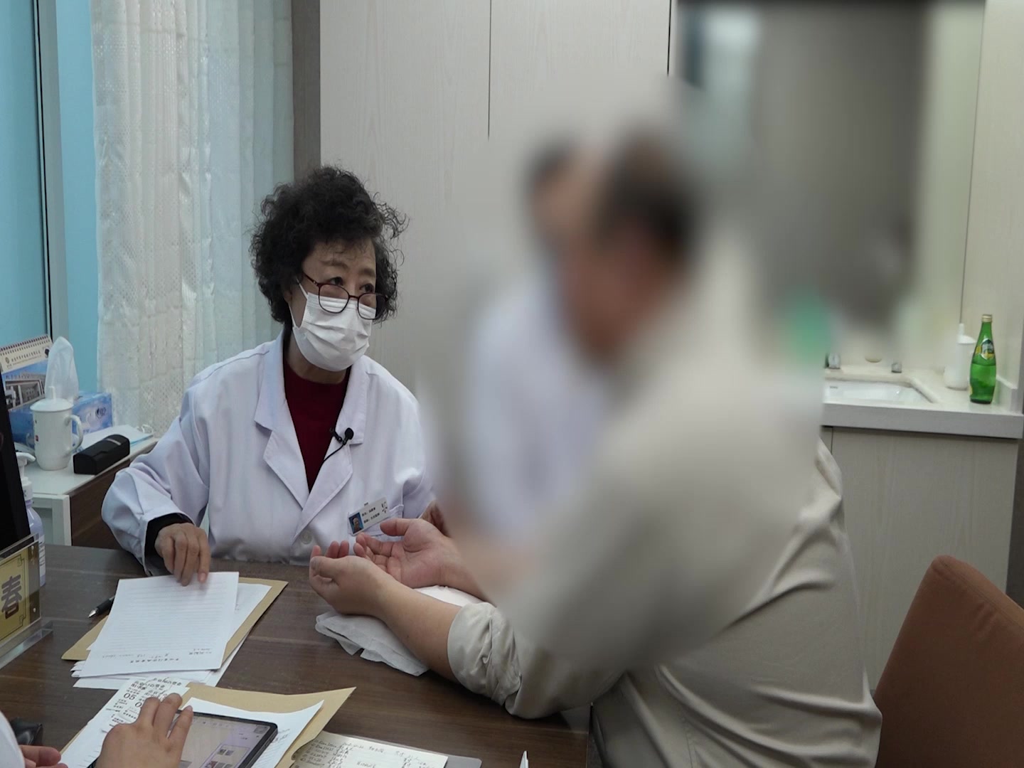 肝肾亏虚兼酒毒未清：41岁消渴患者腰酸腿软的补肾调肝法