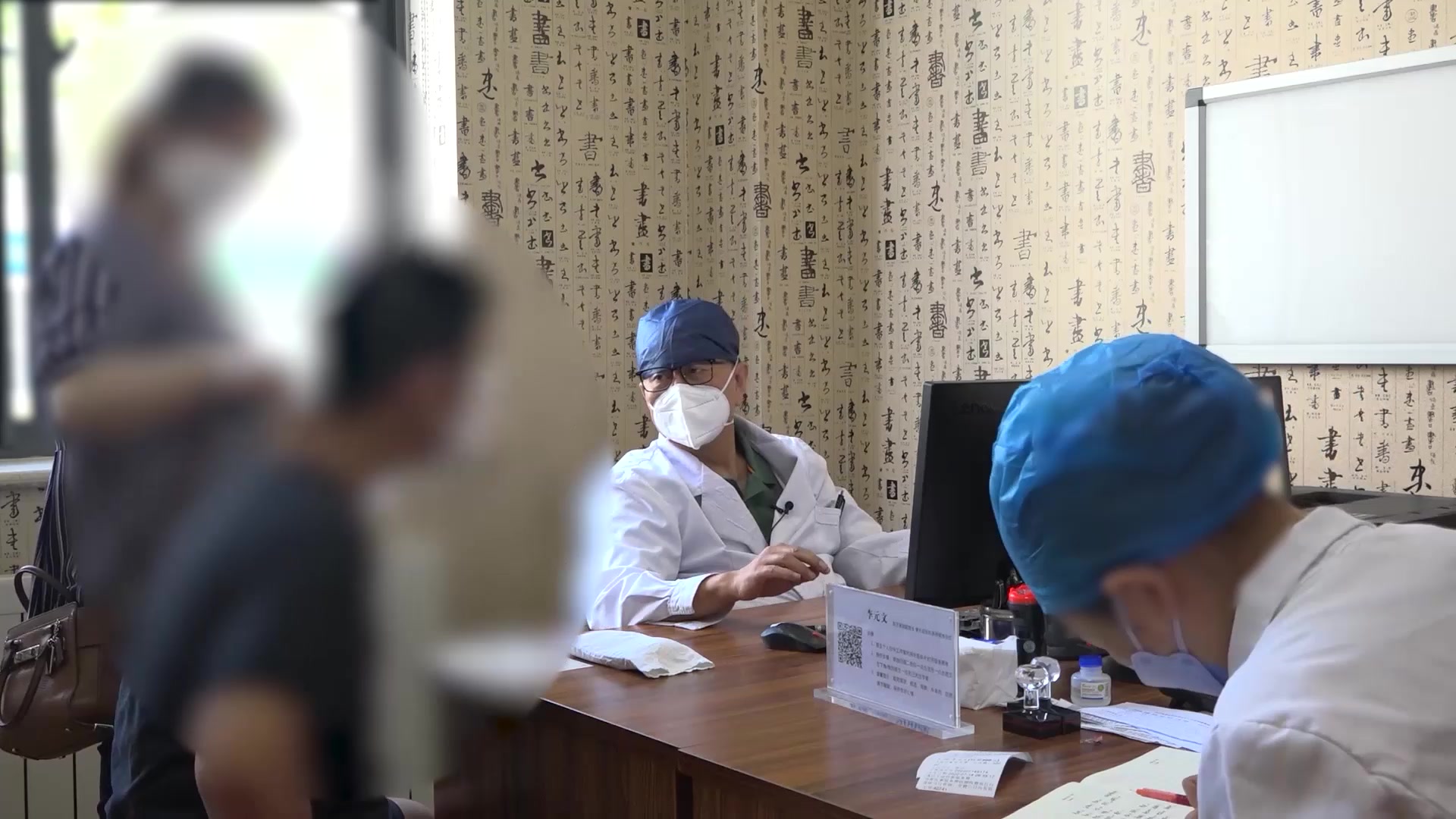 肺胃蕴热脾虚湿蕴：13岁少年痤疮脓疱的清热利湿解毒法