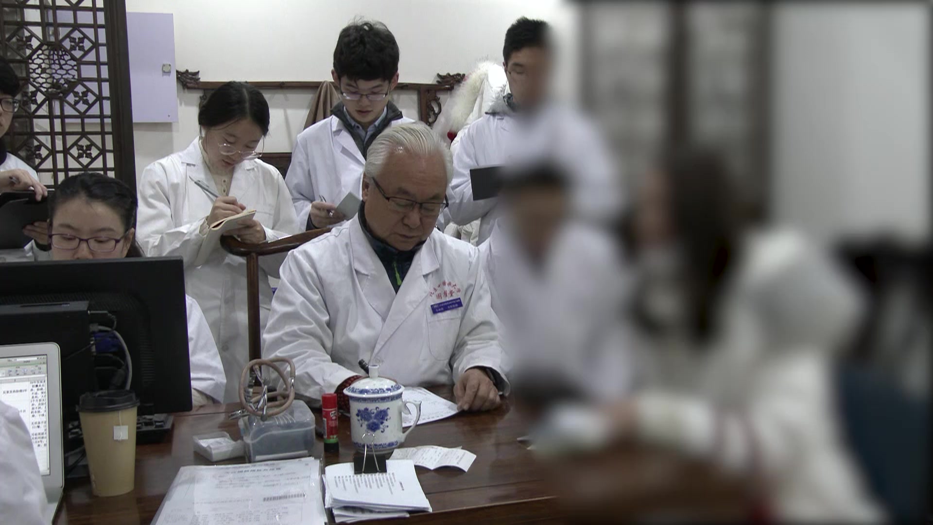 肝胆郁热心肾不交：21岁女生失眠粉刺的清肝交通心肾法
