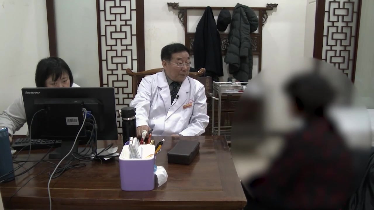 肝肾亏虚风寒湿痹兼肝风：52岁女性膝痛肢颤的独活寄生汤加减与平肝针灸