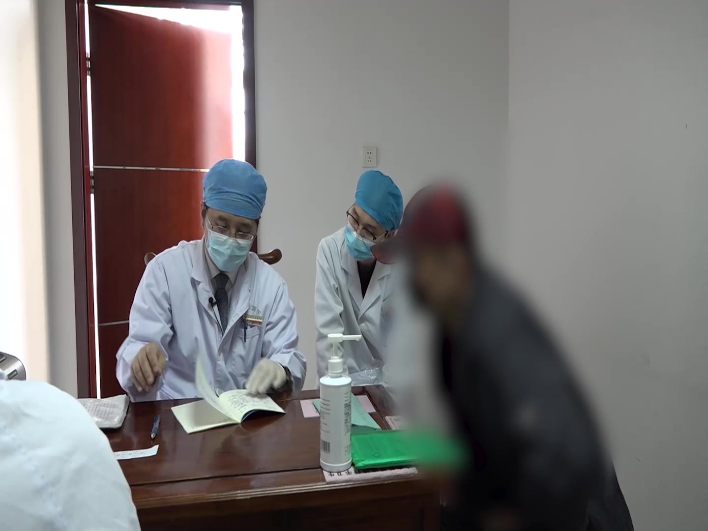 肾阳虚夹热：49岁消渴肾病患者腰痛3天的寒热辨治