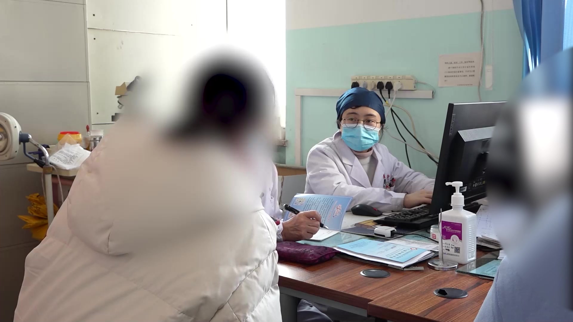 肾虚血瘀湿热瘀结：51岁子宫肌瘤腺肌症月经量多4年之散结化瘀益气止血法