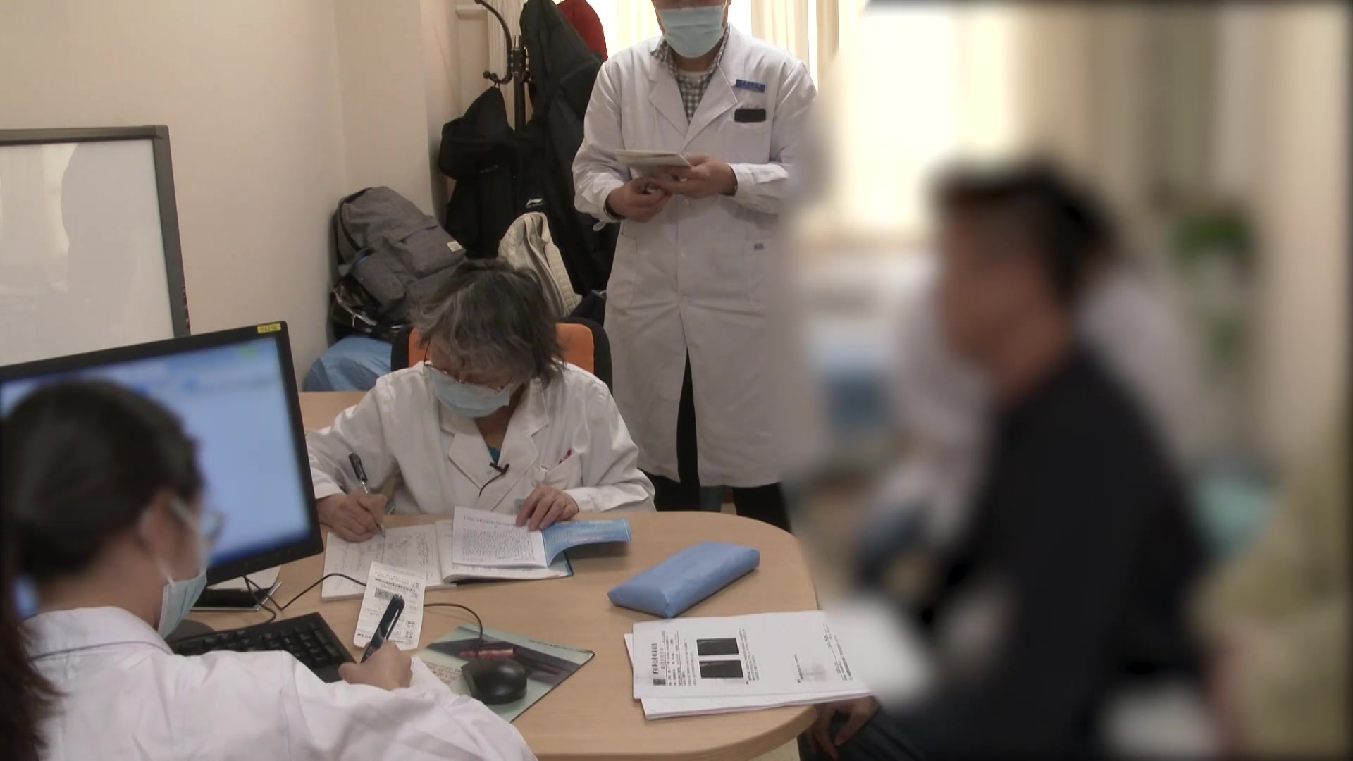 脾肾阳虚寒湿痹阻：30岁强直性脊柱炎腰背痛的中药温阳调治
