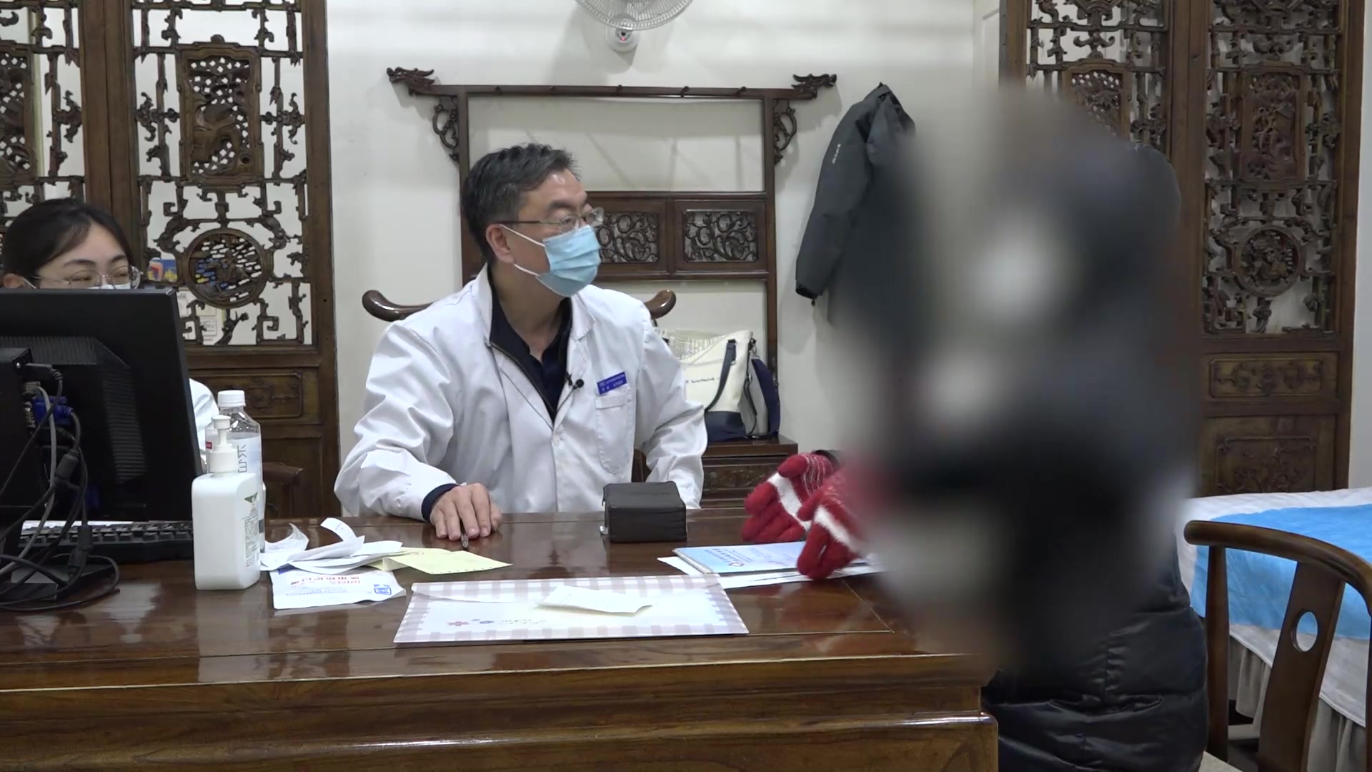 肾阳亏虚阴虚津伤：42岁干燥综合征患者畏风全身疼痛的温阳滋阴法