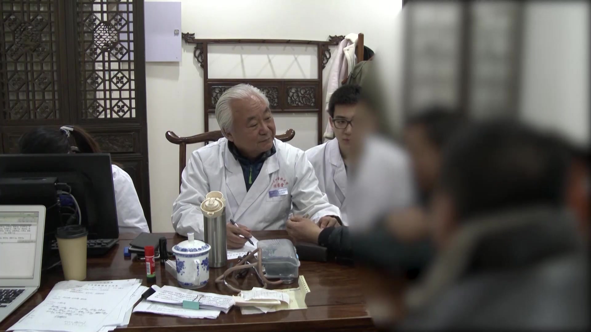 肝郁脾虚水湿内停：45岁男性肝硬化腹水的中药利水消胀治疗
