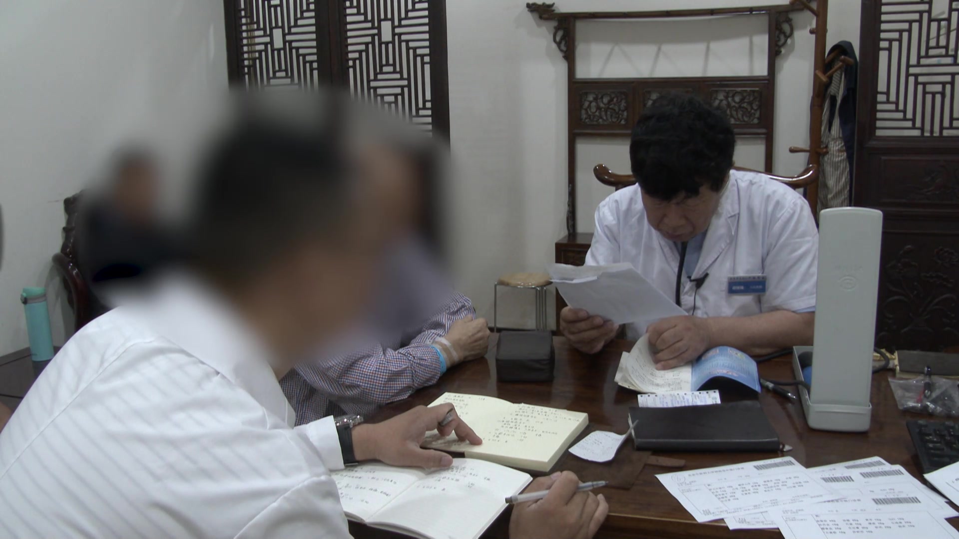 气血不足虚火上扰：70岁男性复诊体轻纳佳失眠的养血清热法
