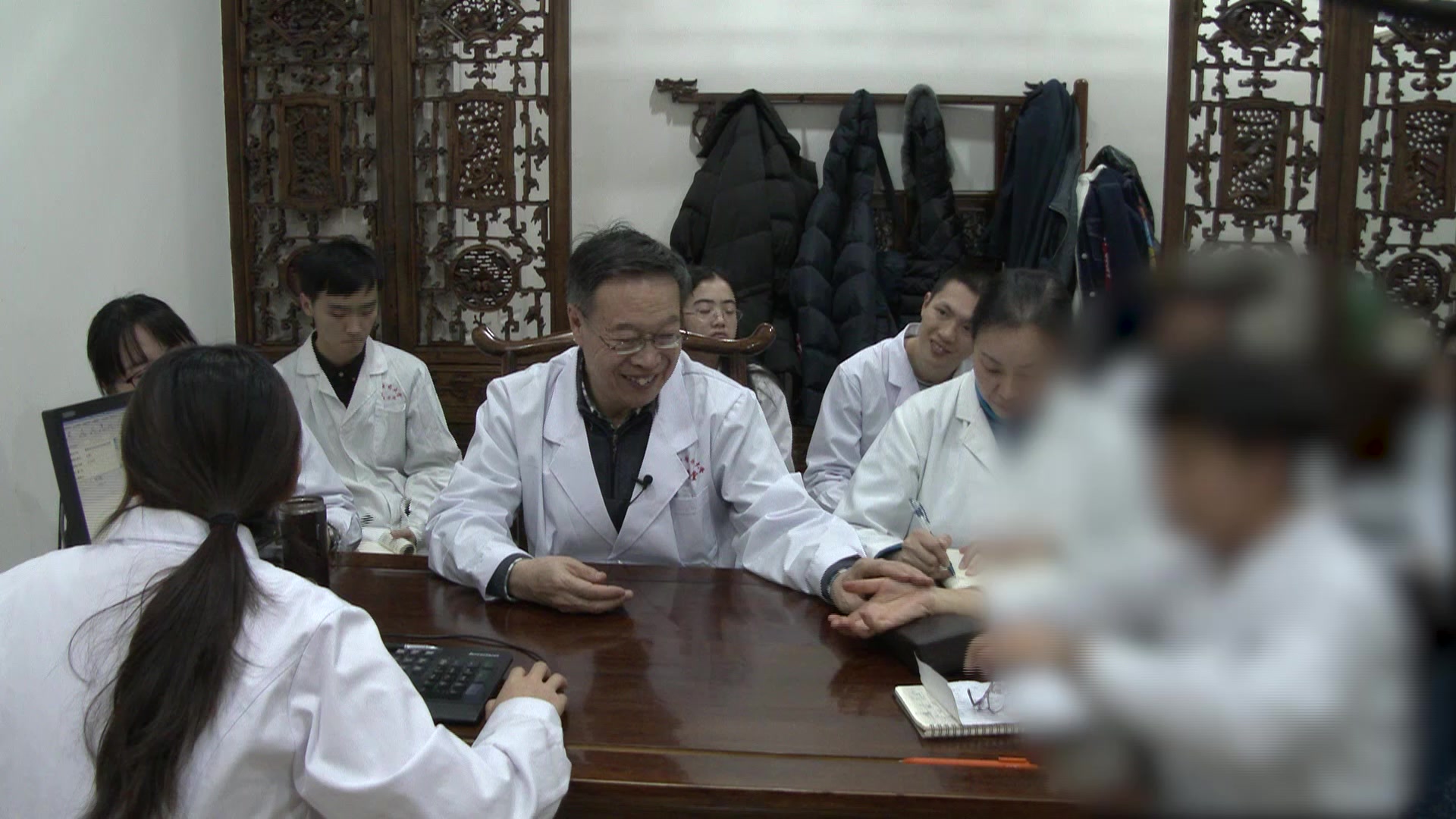 肝郁脾虚心神不宁：52岁女性便不尽汗出焦虑的疏肝健脾宁心法