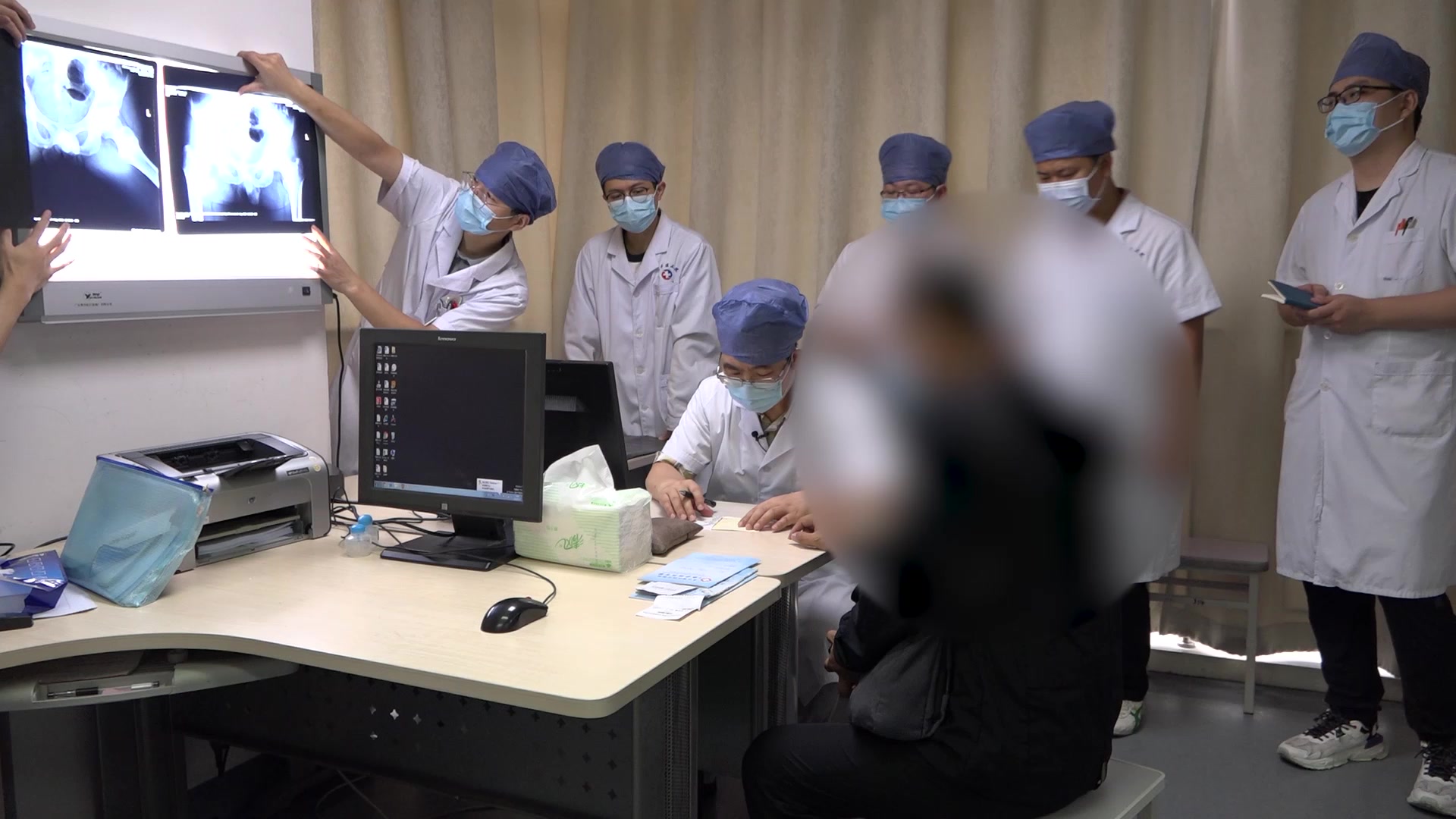 骨蚀（股骨头坏死）：50岁男性双侧坏死伴关节积液 住院局部治疗思路