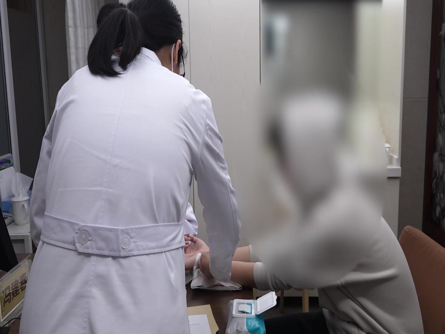 外感风寒食积痰热：15岁女生咳嗽失眠的疏风消积化痰安神法