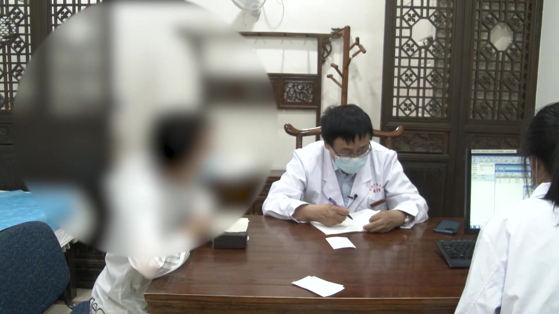 肝郁化火痰气互结：43岁甲亢女性生气后多梦皮疹的疏肝清热法