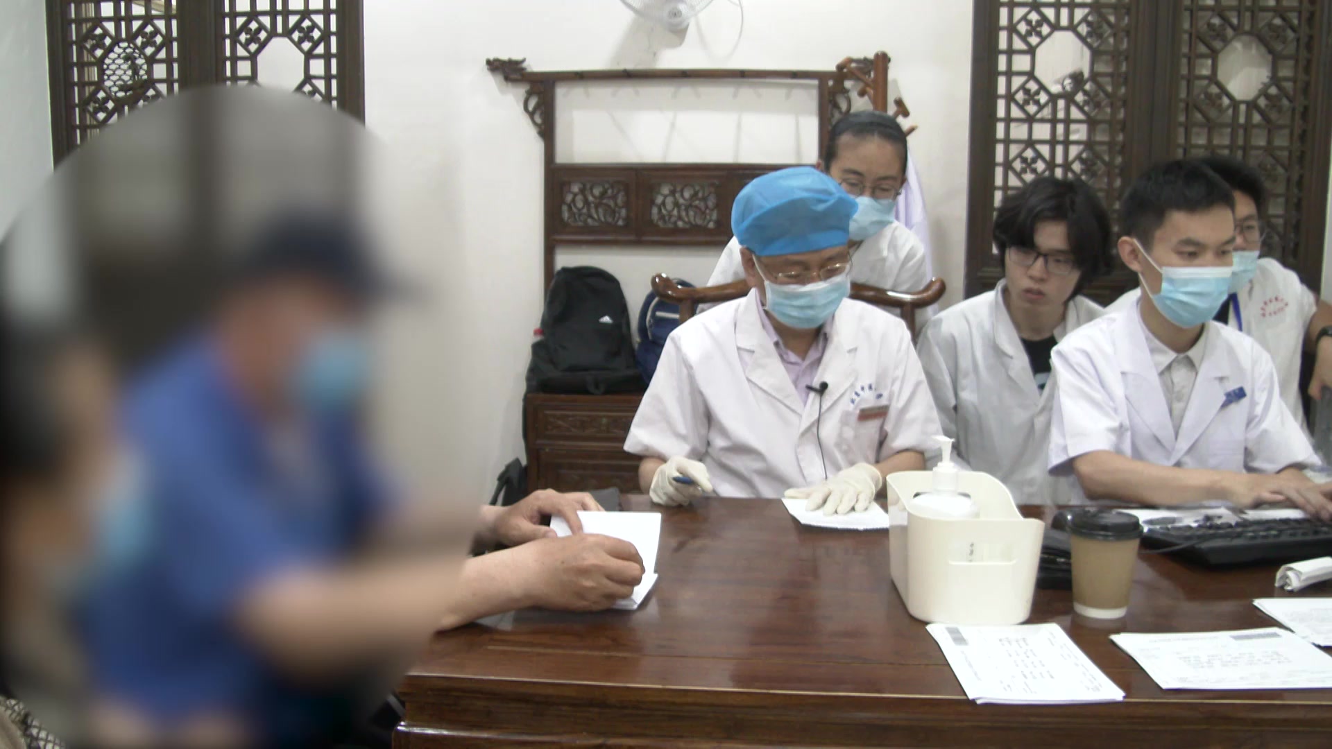 肝气郁结痰热内扰：62岁男性郁病晨重暮轻的疏肝化痰安神法