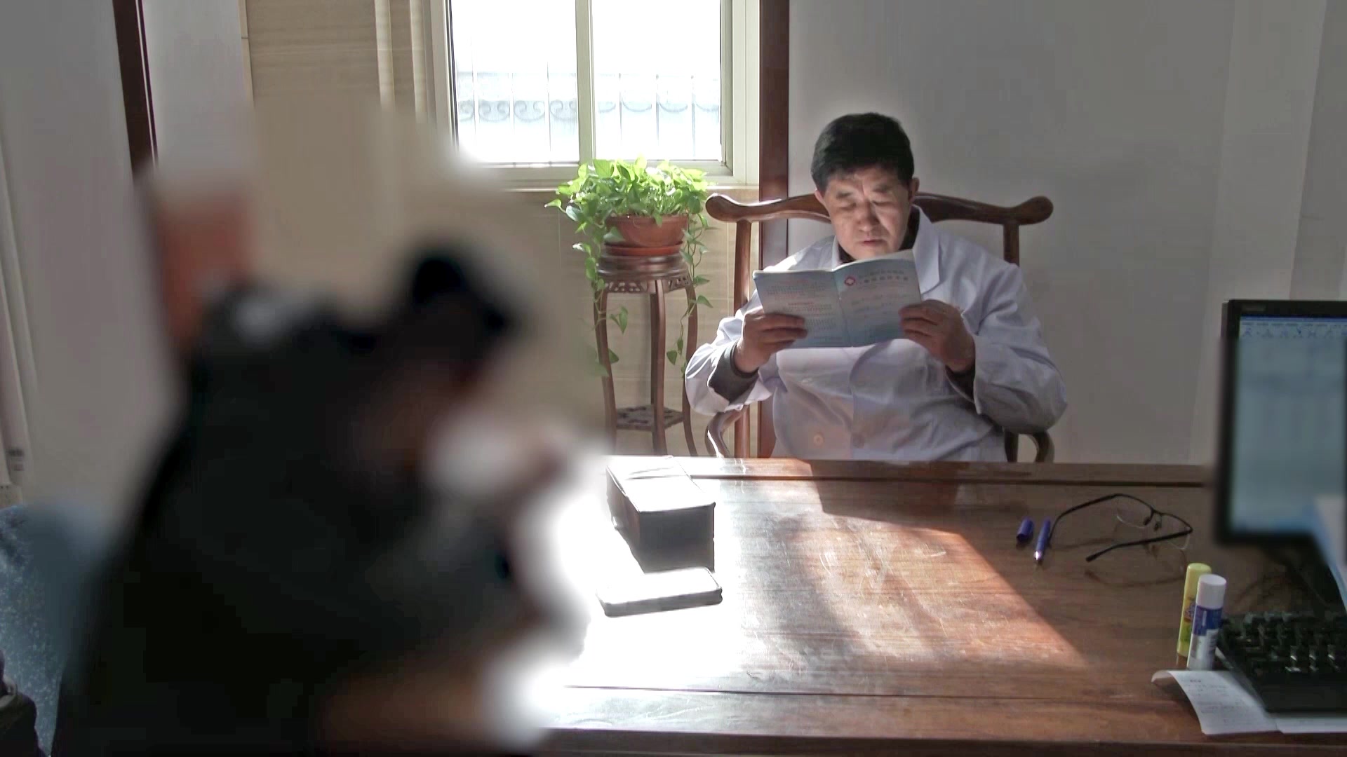 肝郁肾虚证：32岁男性抑郁症因家庭刺激复发的疏肝调方