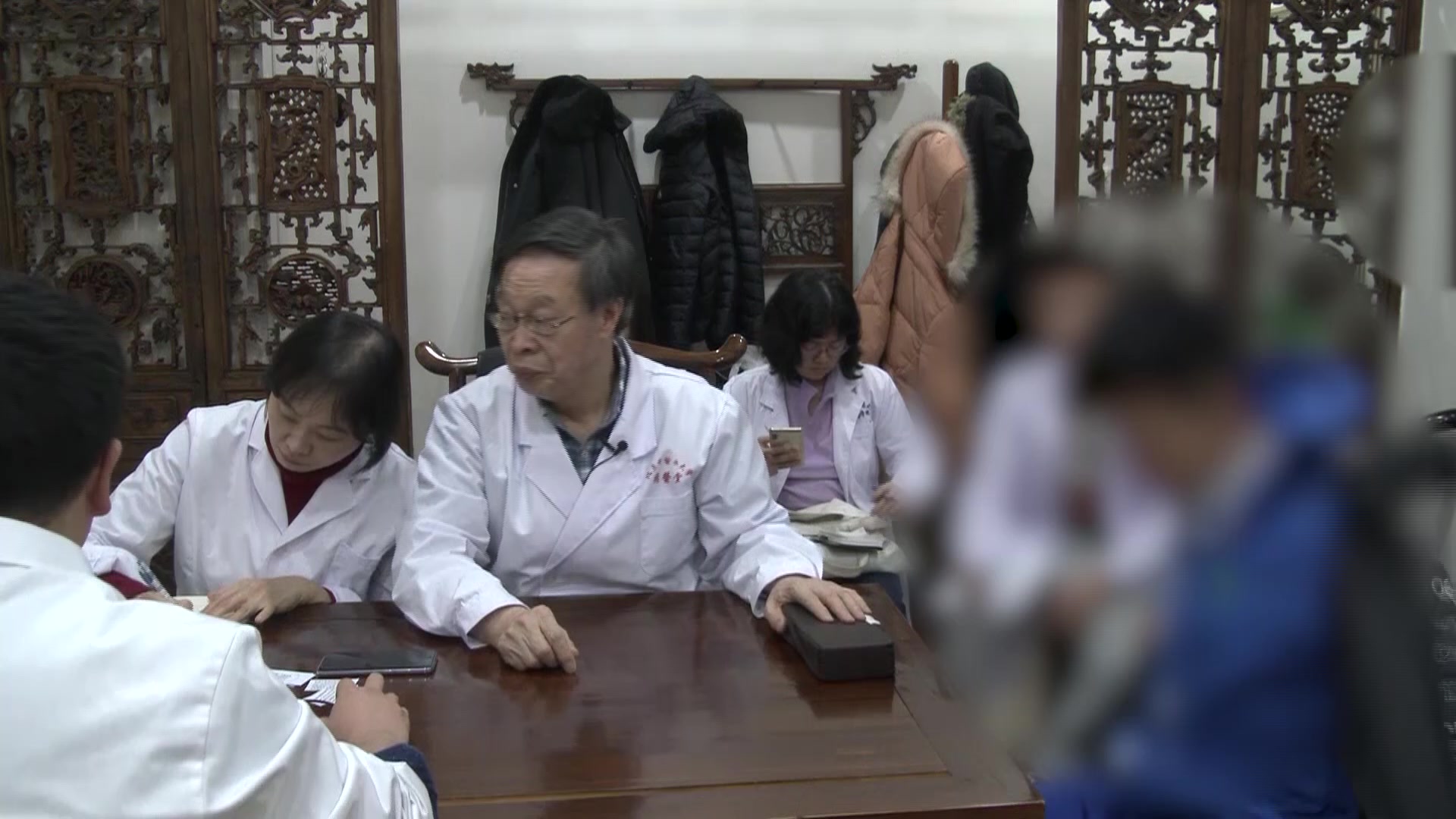 肝郁化火心神不宁：15岁少年膝关节痛后失眠多汗的疏肝清热安神法