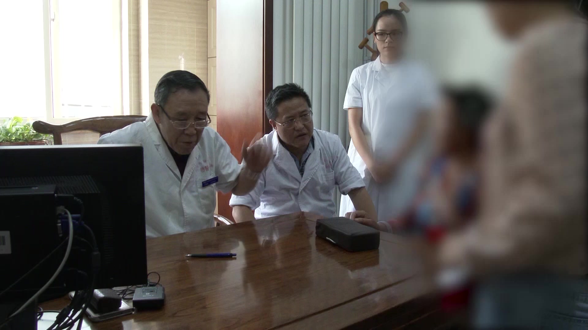 肝气乘脾脾阳虚寒：54岁冠心病支架术后心悸便前腹痛的抑肝扶脾温中法