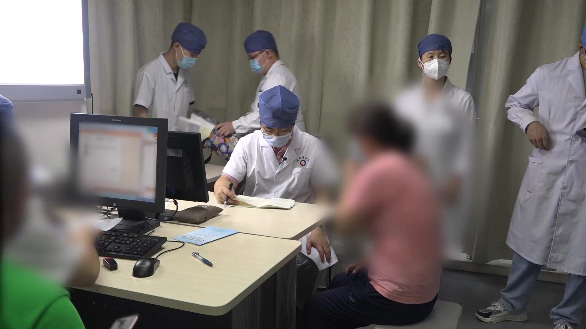 膝痹气滞血瘀：45岁女性双膝疼痛左膝加重3月余的住院康复治疗