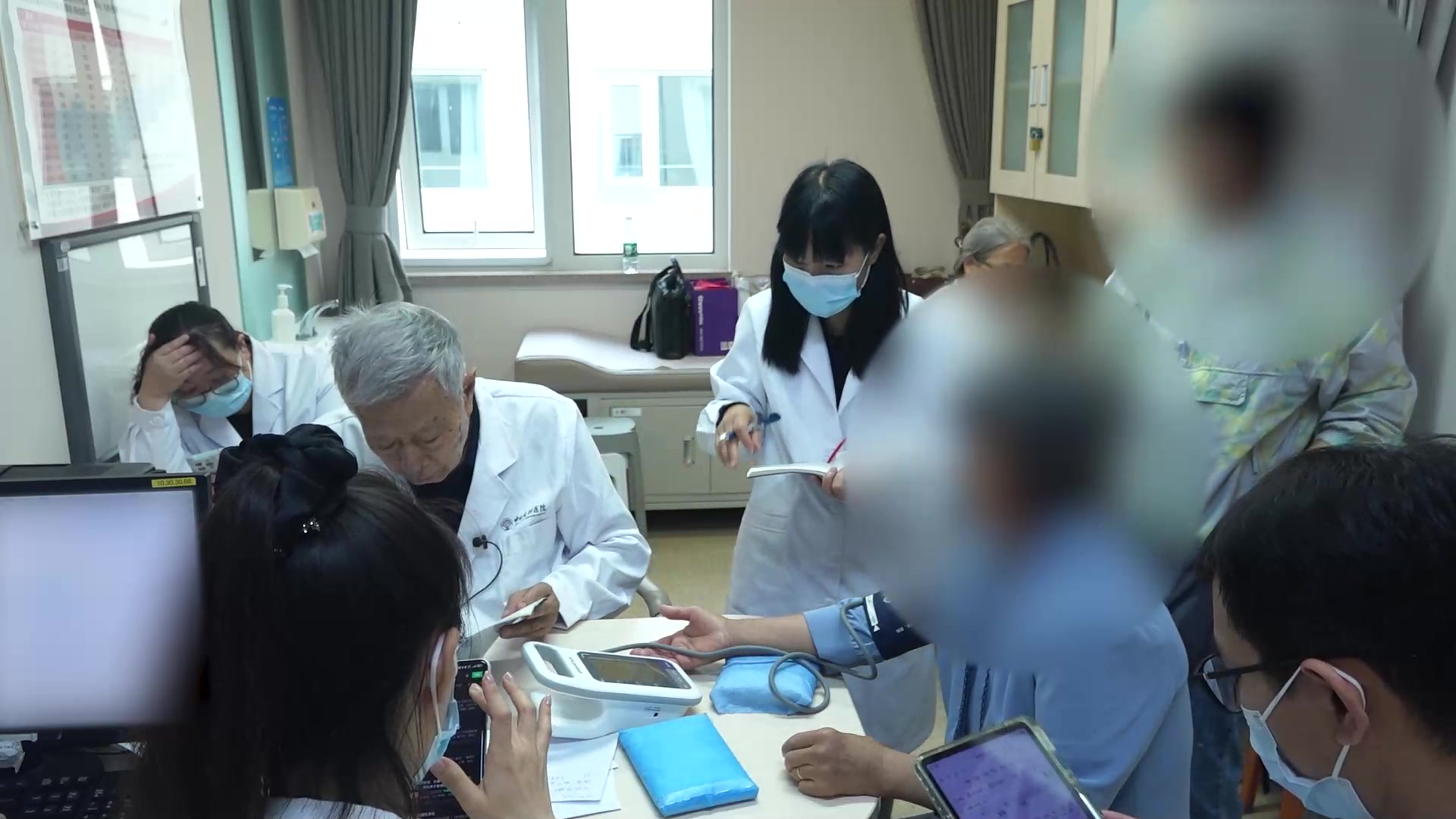 阴阳两虚筋脉失养：74岁硬皮症伴椎管狭窄肢体麻木疼痛的滋阴温阳柔痉法