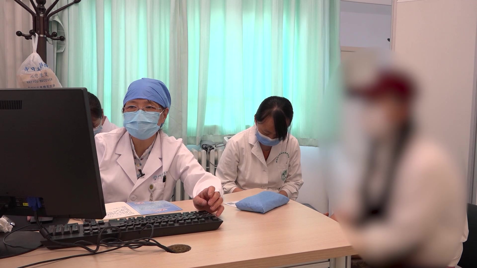肺气虚寒卫外不固：39岁女性季节性过敏性鼻炎急性发作的中医辨治