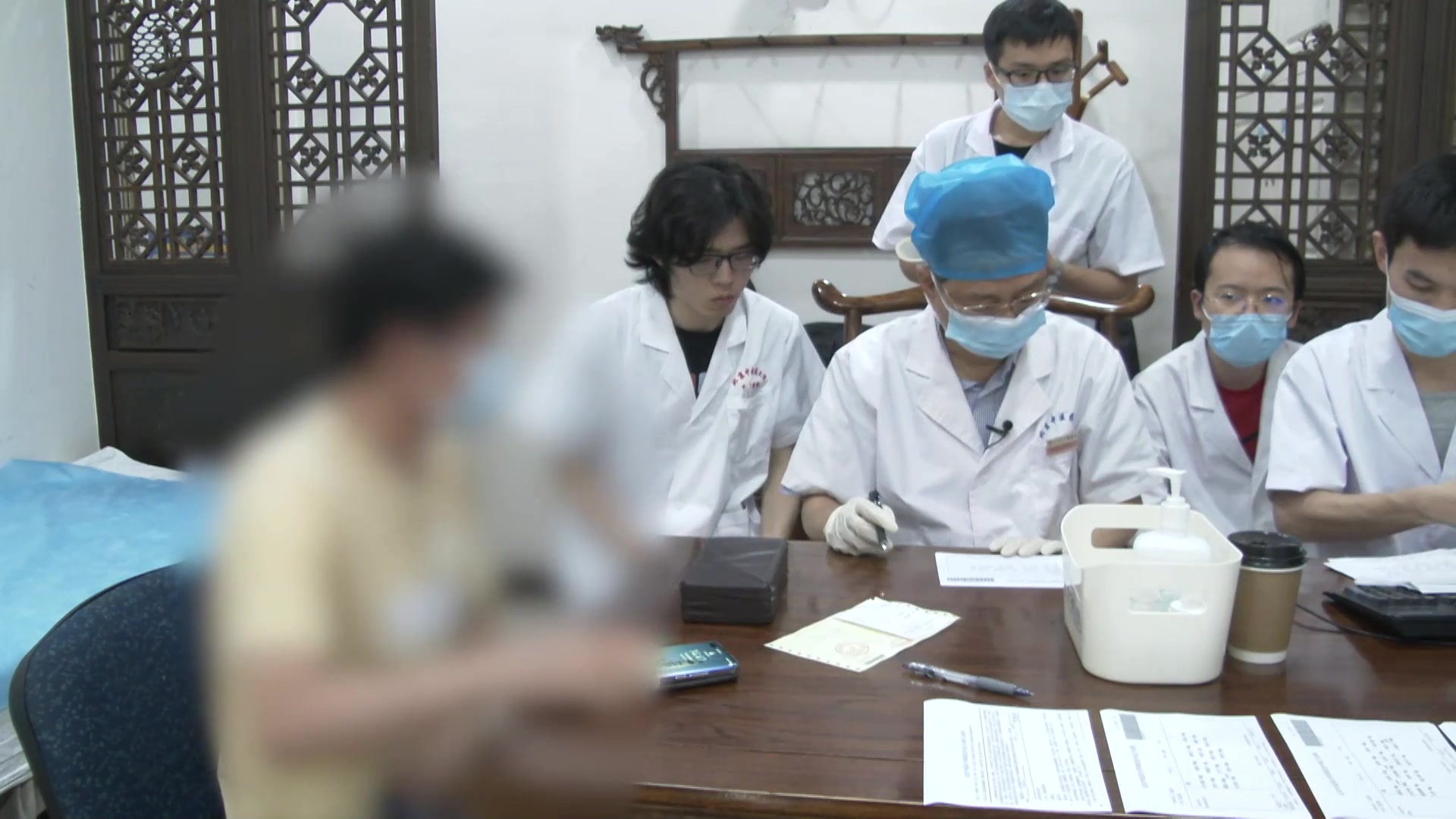 湿浊上蒙：48岁男性头蒙失眠的芳香化湿法调整