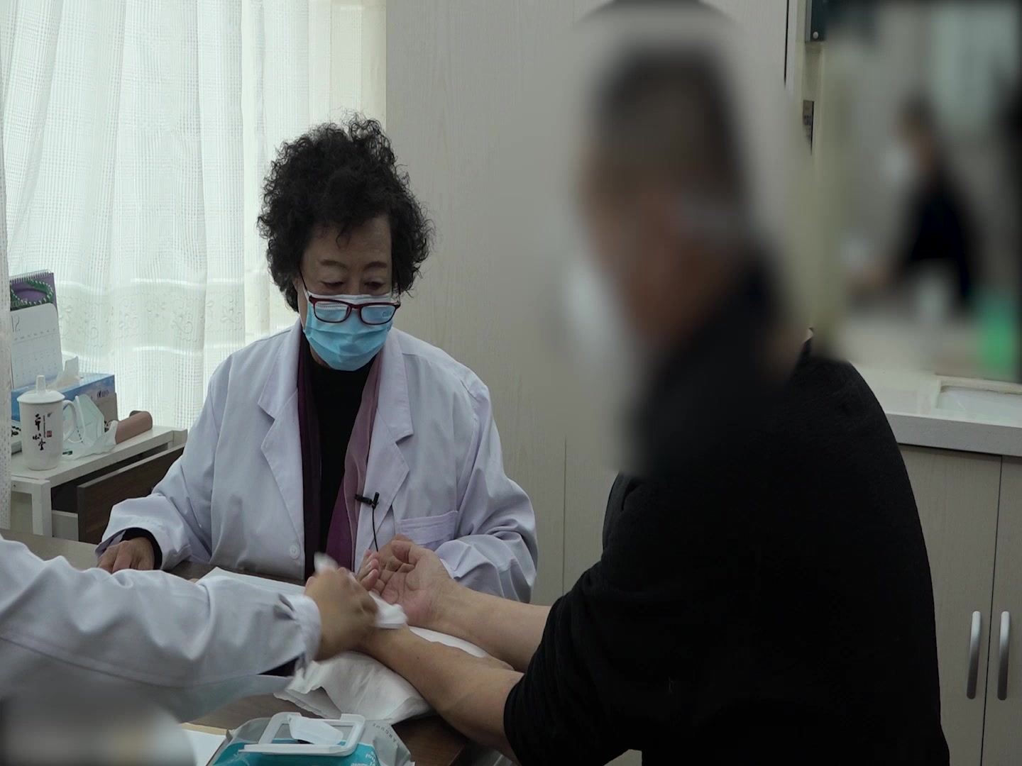 脾肾两虚湿热内蕴：61岁尿毒症透析后头痛的通腑补益法