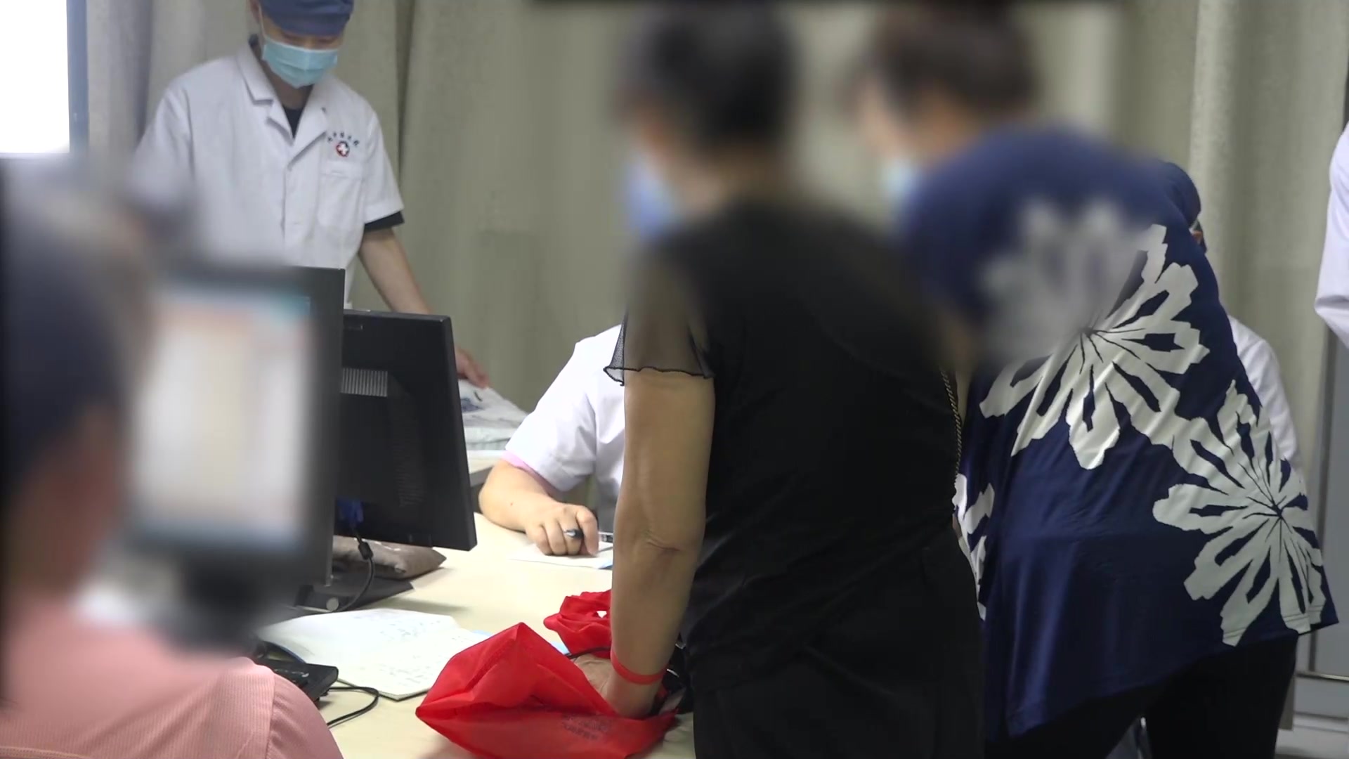 骨痹（气滞血瘀证）：60岁髋骨关节病术后腰髋疼痛的针药治疗