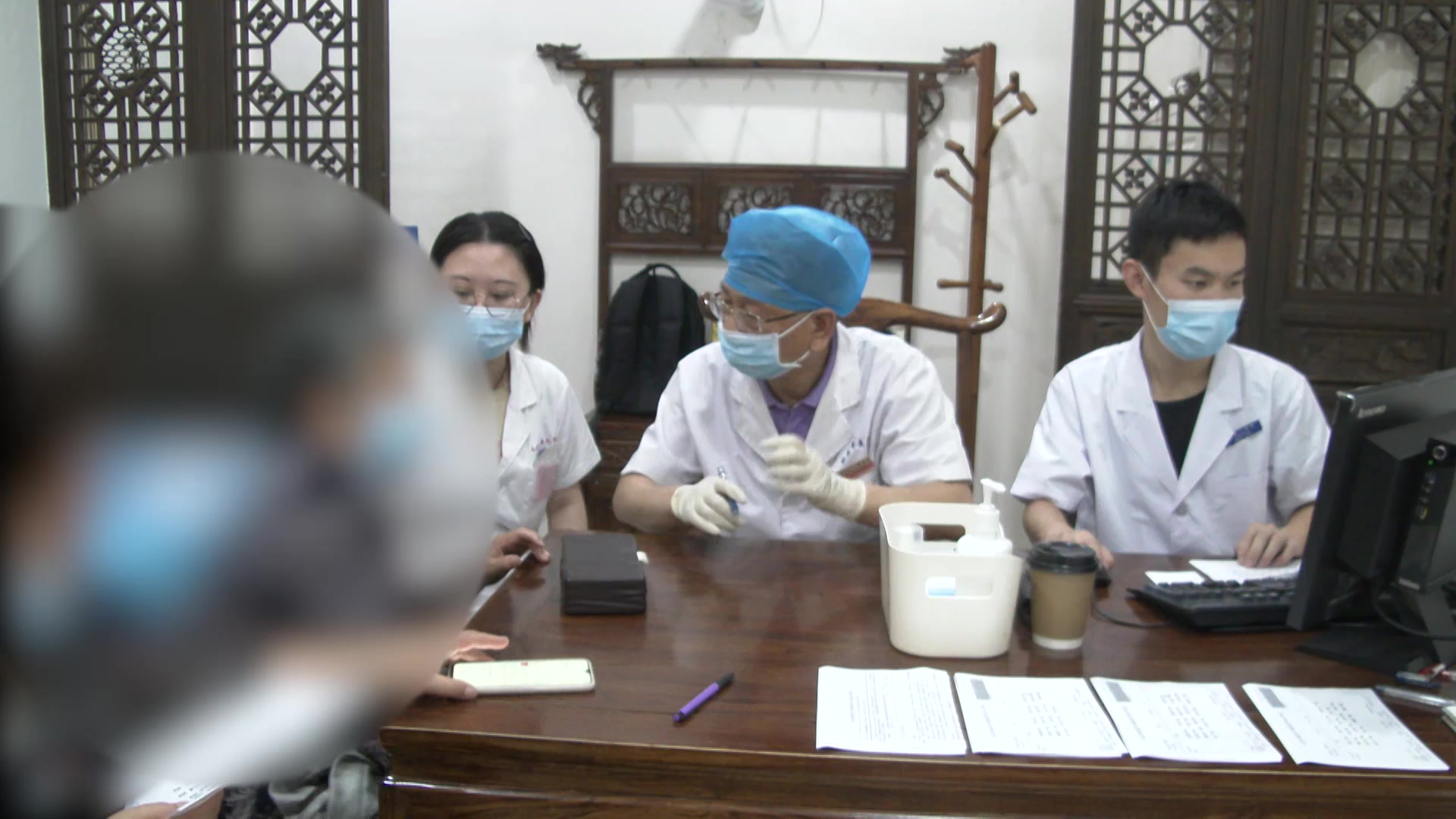 真寒假热阳气虚：75岁女性怕冷骨痛伴手足心热的温阳潜阳法