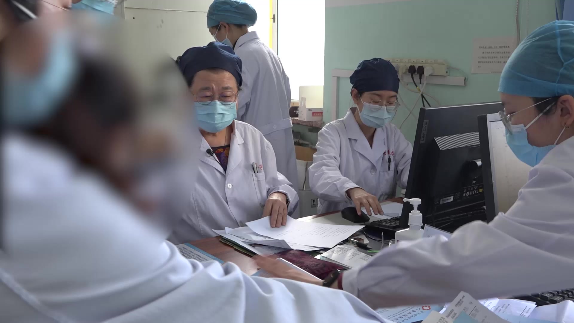 肾虚血瘀湿热内蕴：37岁试管失败者月经先期量少之清湿热活血安神法