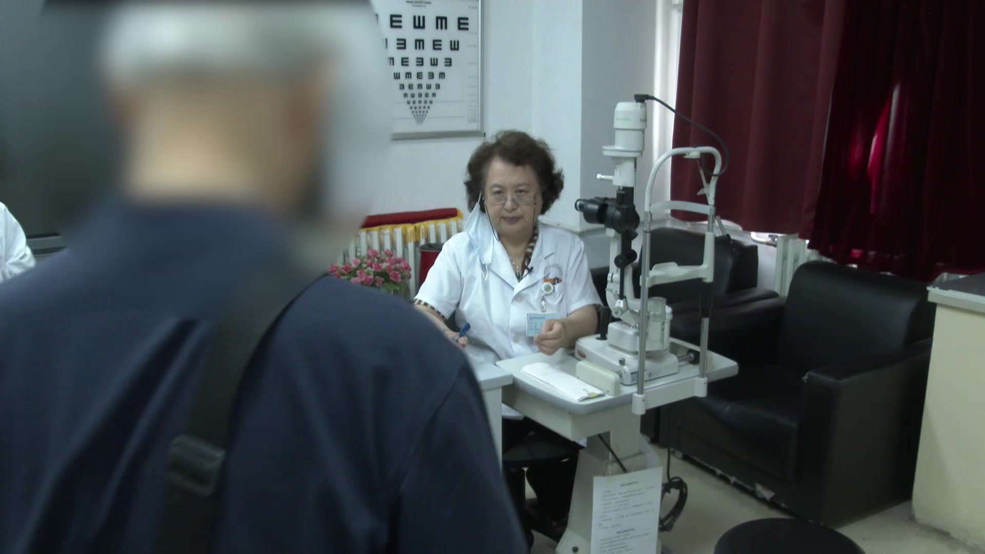 阴虚内热：84岁视神经萎缩患者视野好转后上火的中药加减调治