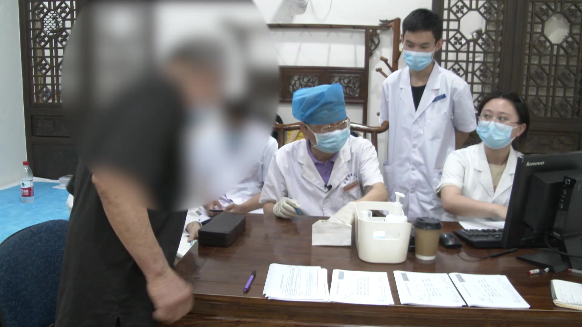 寒凝血瘀证：79岁男性受寒后双腿疼痛沉重麻木9年之温经散寒通络法
