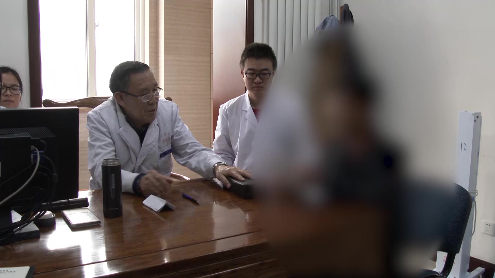 湿热郁阻：58岁男性酒精肝转肽酶升高伴纳差腹泻的清热利湿解酒法