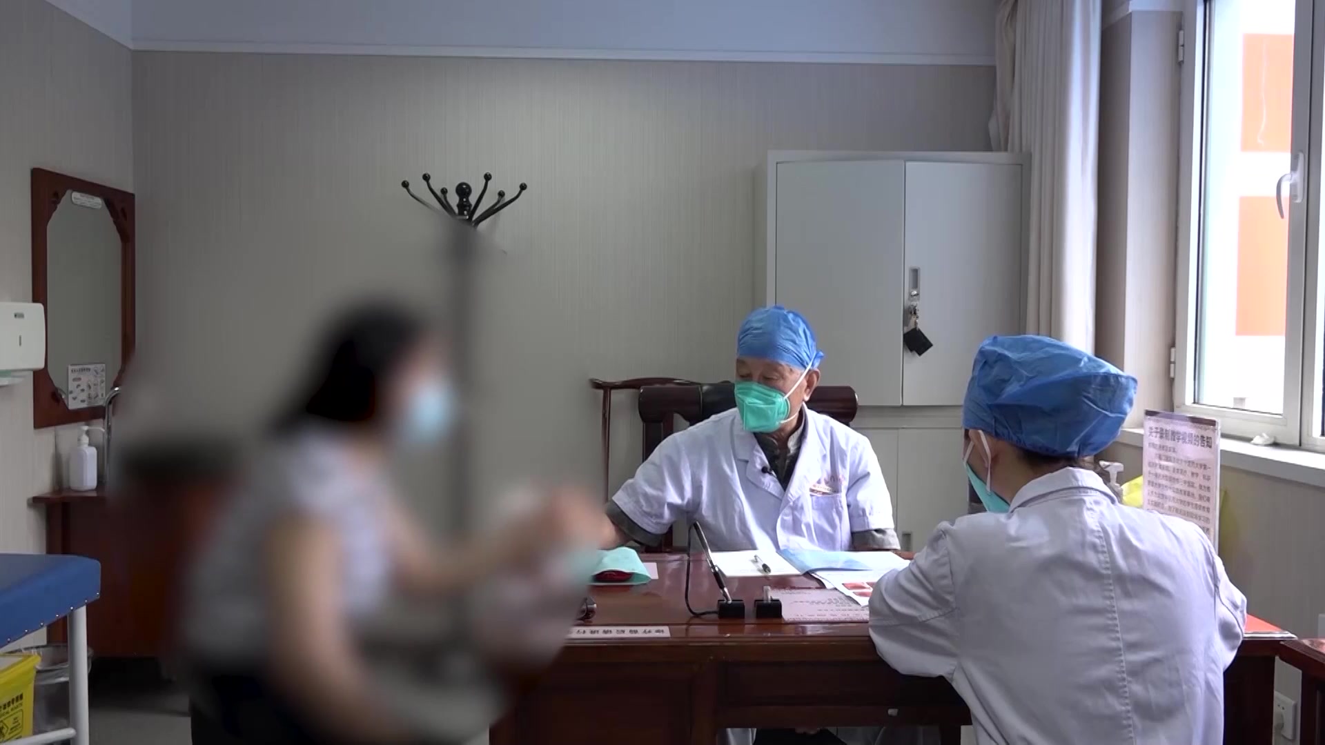 脾虚湿困肝气郁结：45岁女性胃胀烧心伴乏力胸闷的健脾疏肝化湿法