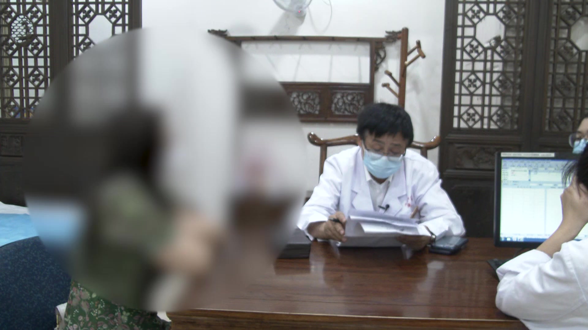 肝郁痰凝：52岁肺腺癌转移伴瘿瘤之多汗失眠的疏肝散结法