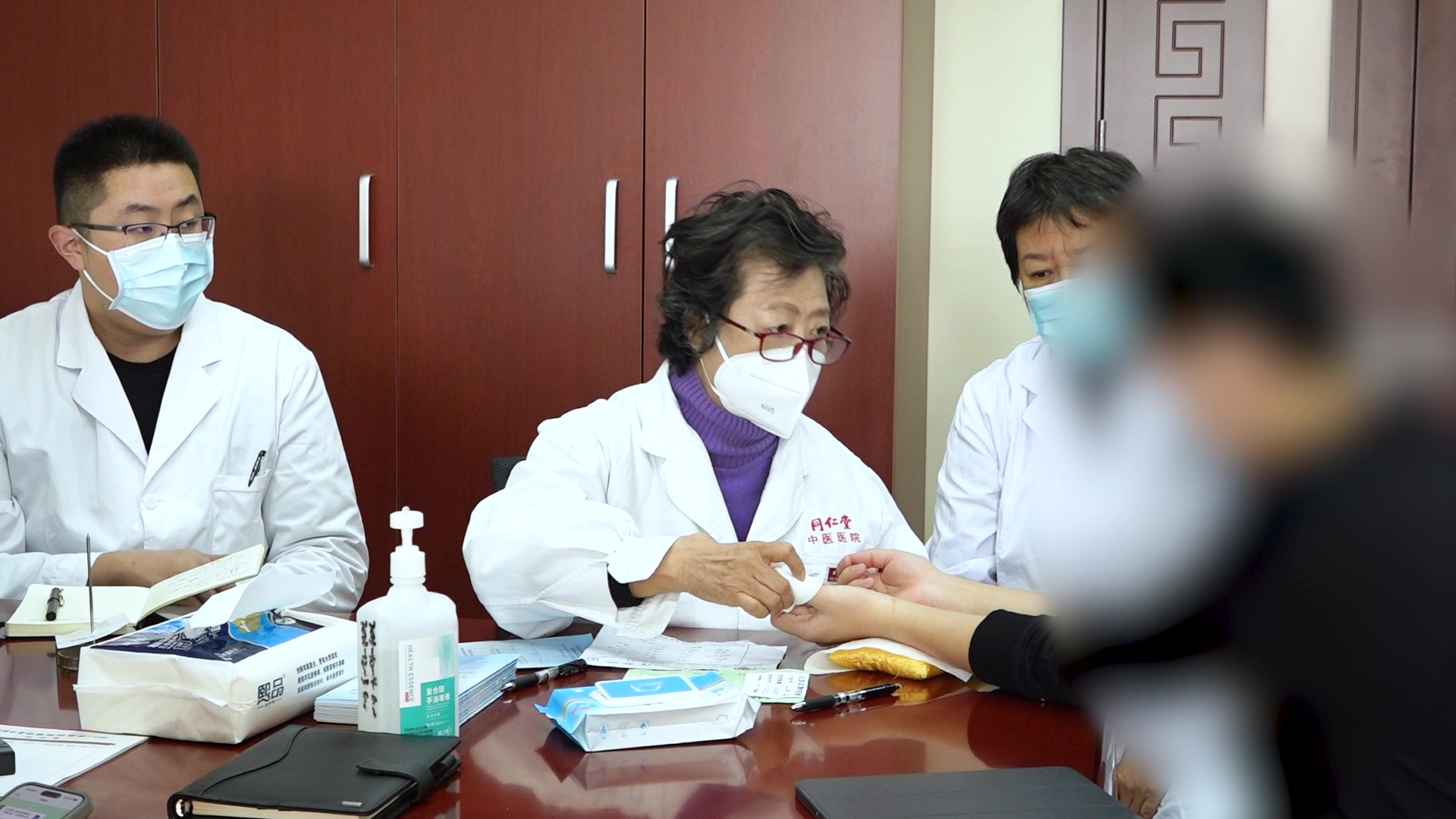 外寒内热肝郁化火：14岁男生咽痛黄痰的清热疏肝法