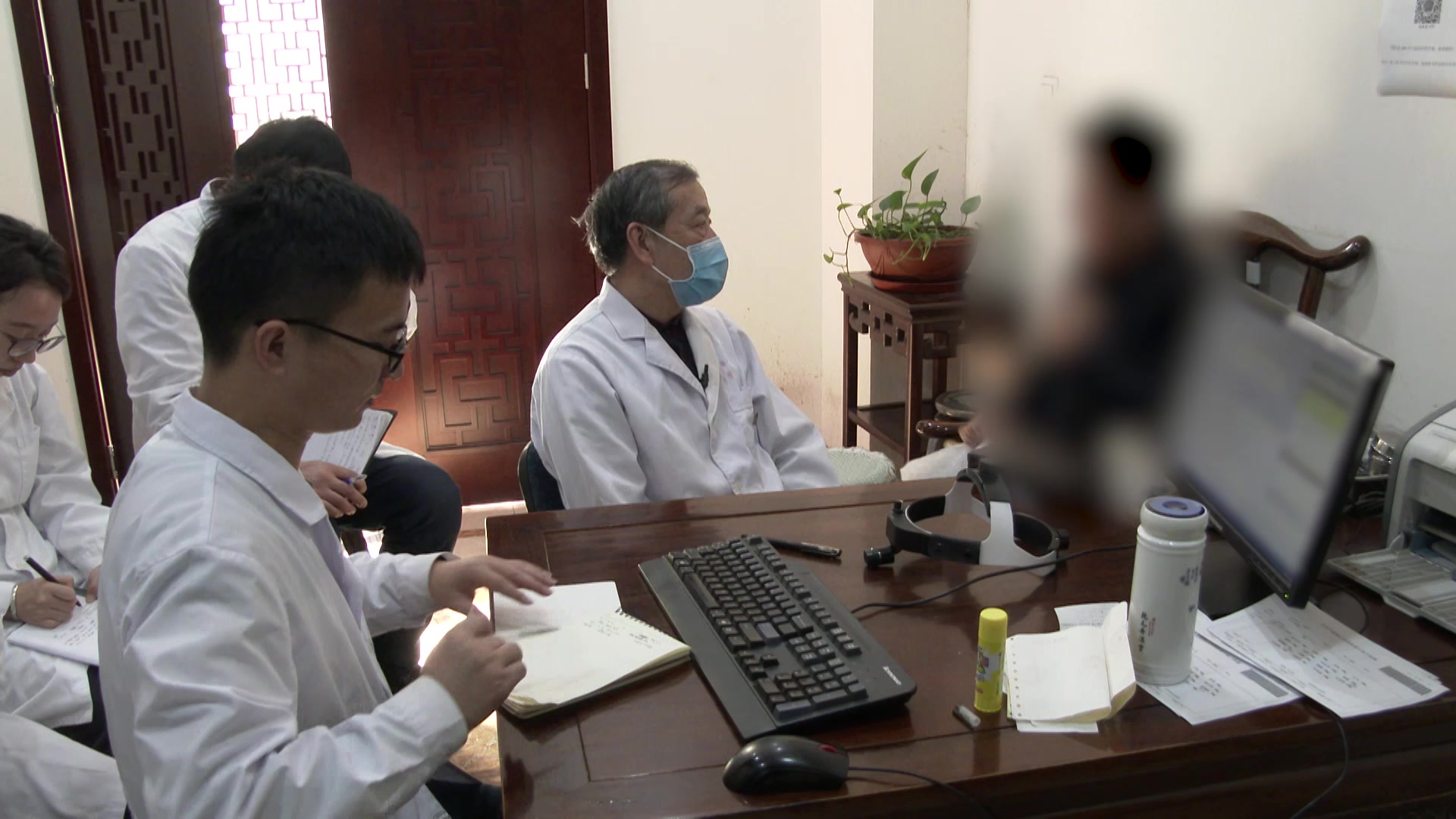 肺脾气虚寒痰伏肺：60岁男性咳嗽30余天的益气固表化饮止咳