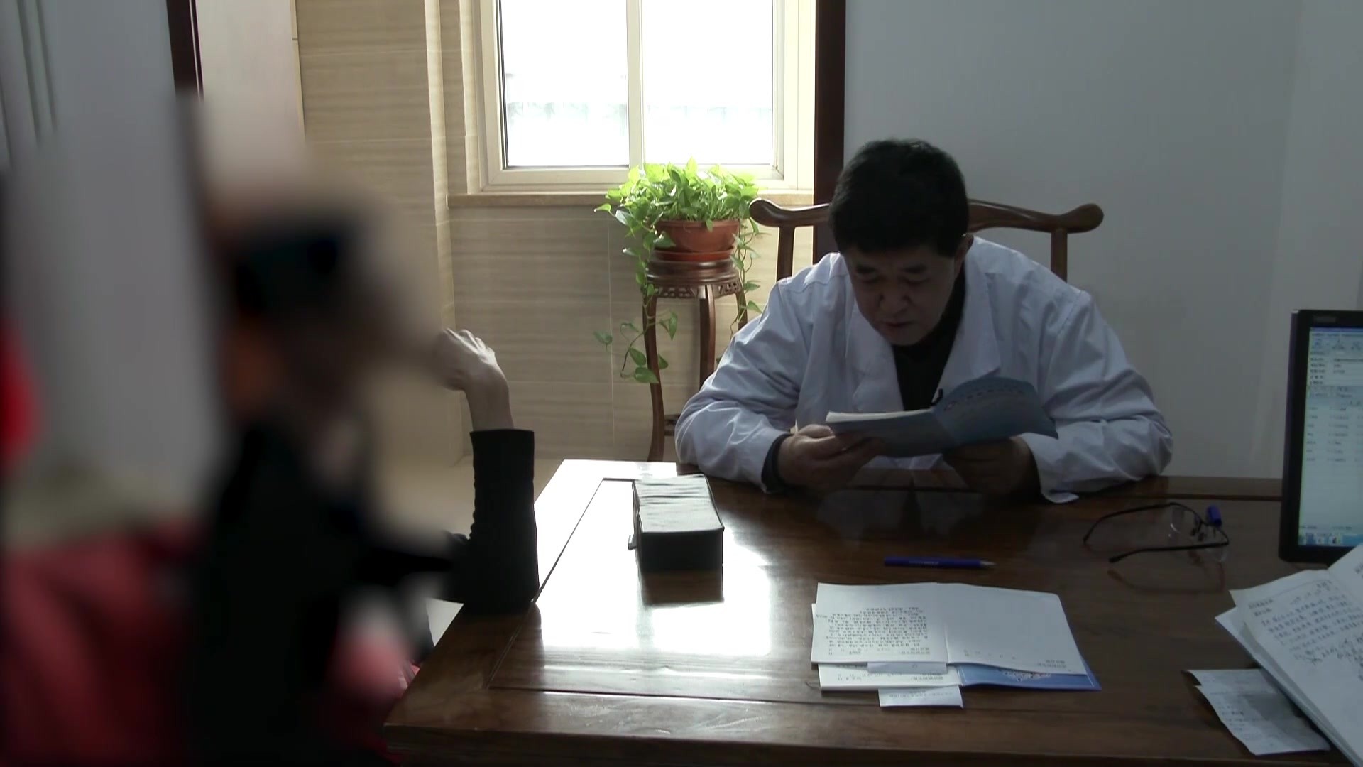 肝郁化火兼肝胆虚弱：60岁女性术后失眠6年的疏肝清热镇心安神法