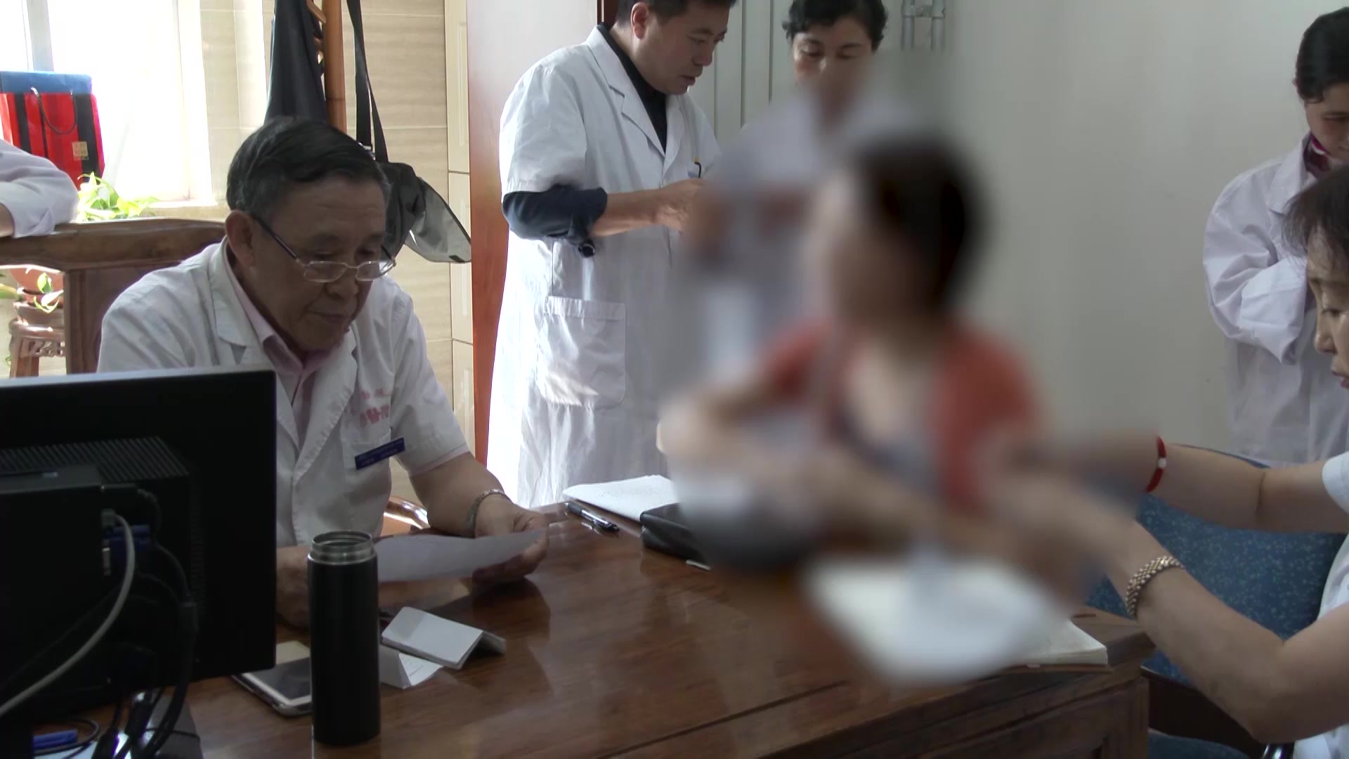 风寒郁热：46岁女性外感后咽痛咳嗽的散寒清热利咽法