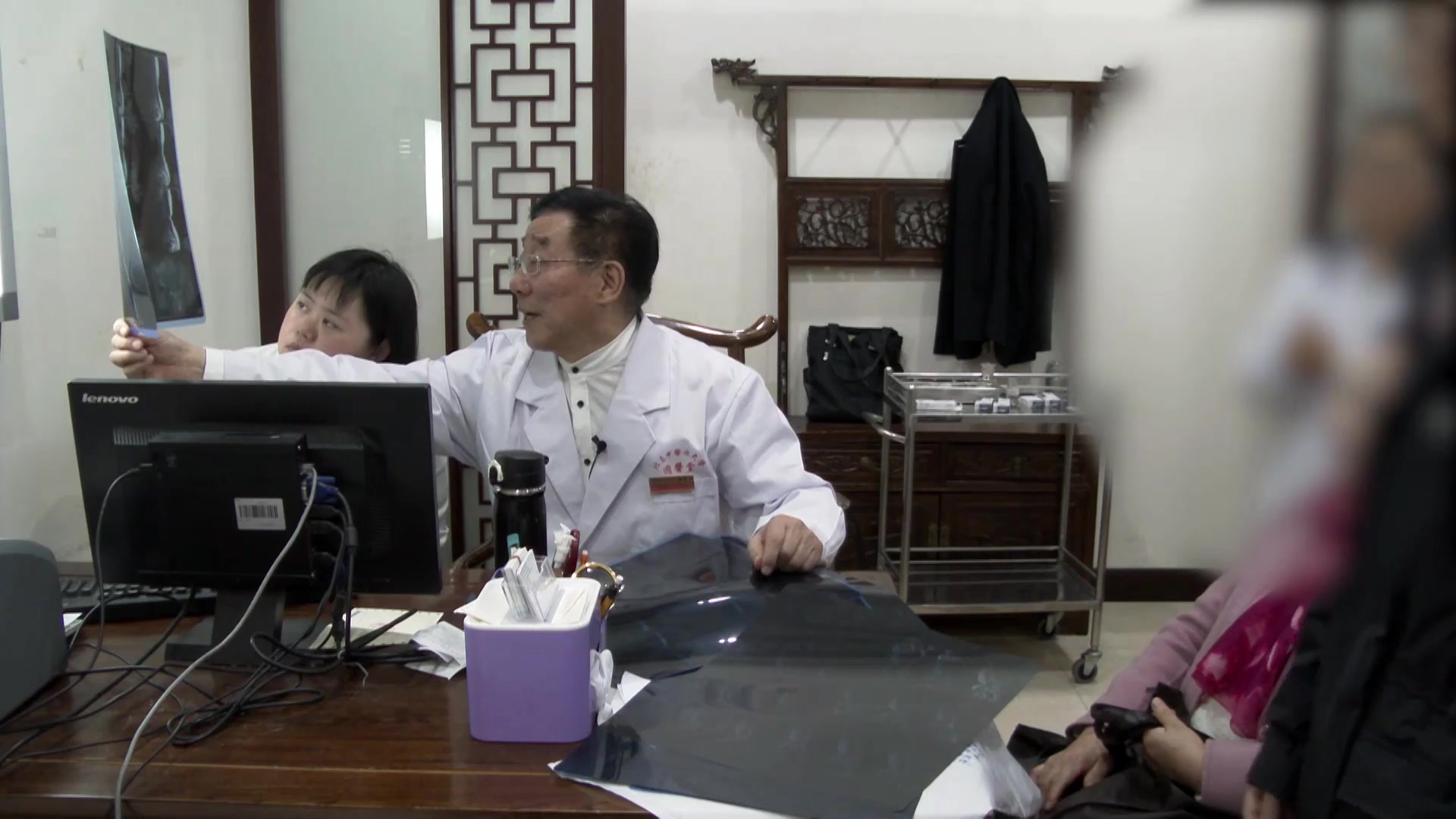 瘀血阻络肝肾不足：60岁腰痛患者独活寄生汤加减针药结合治疗