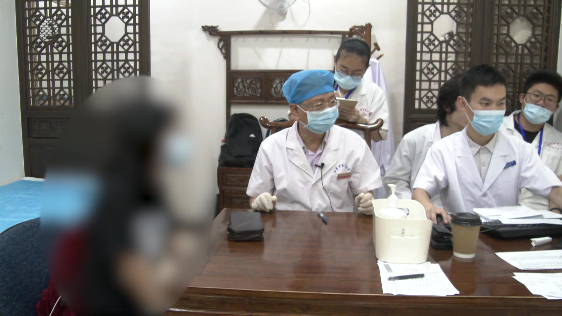 心肝火旺：23岁女性失眠伴头面油腻的清心平肝安神法