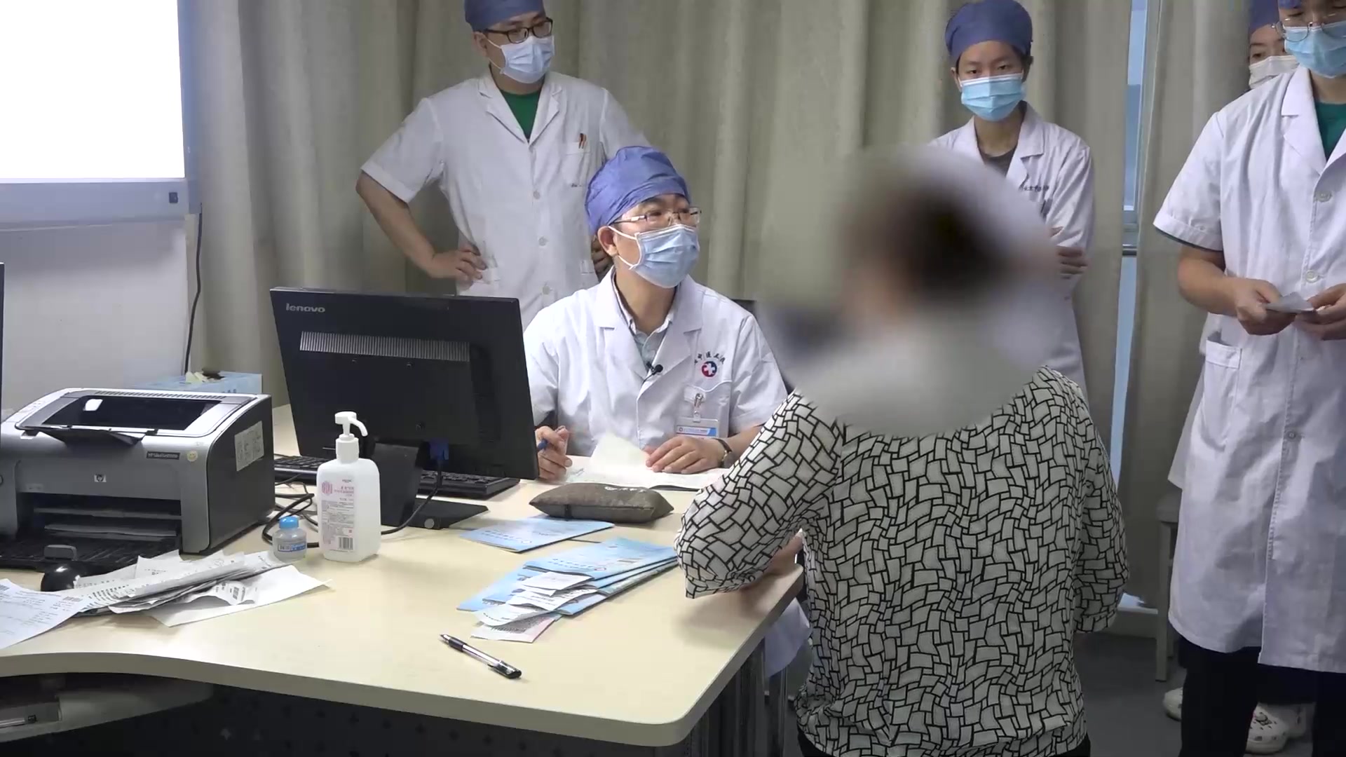 气滞血瘀证：62岁女性髋关节病针药并用的分期管理