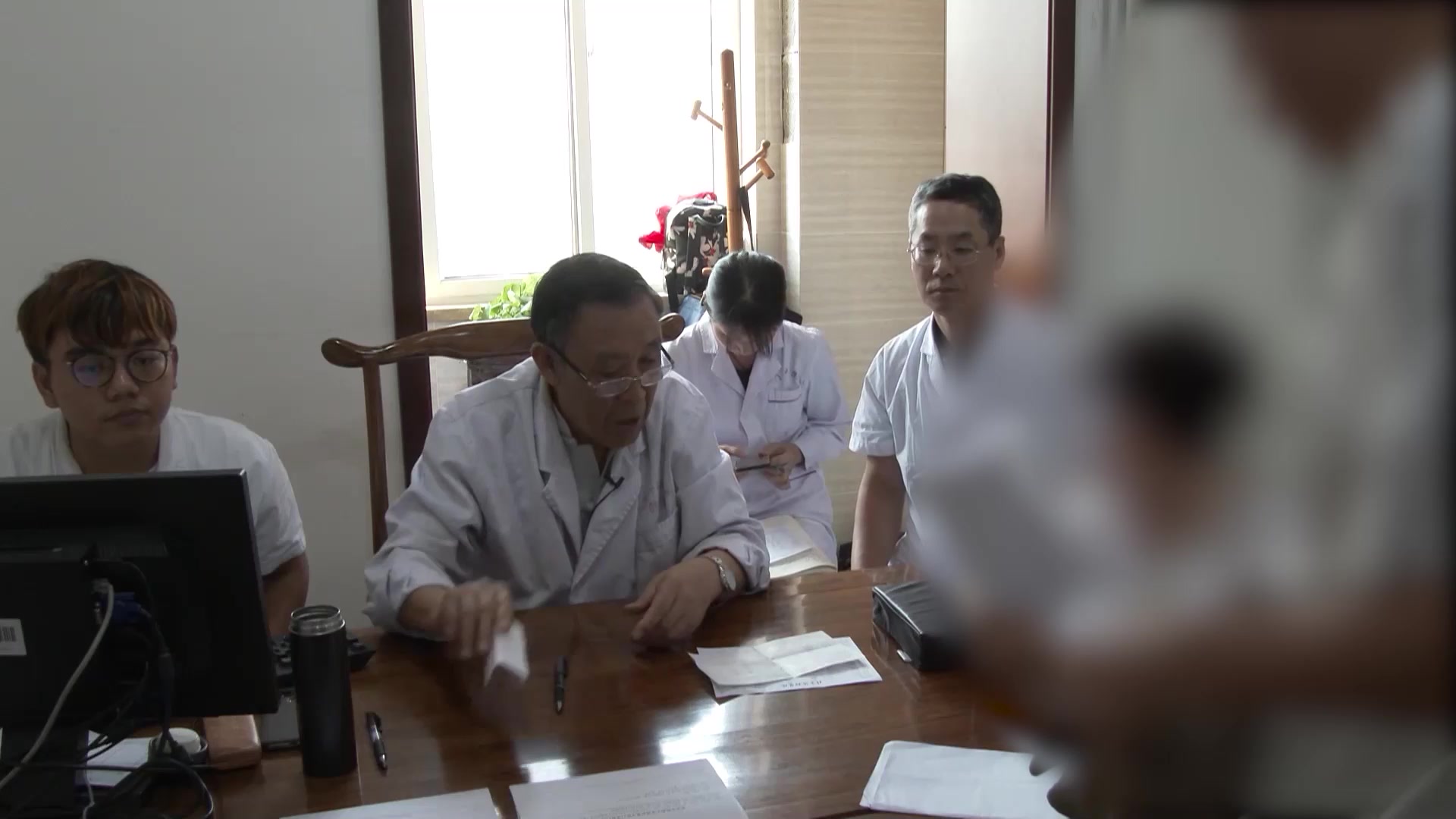 阴虚水停：64岁女性膀胱肿物伴血尿的中医利水止血法