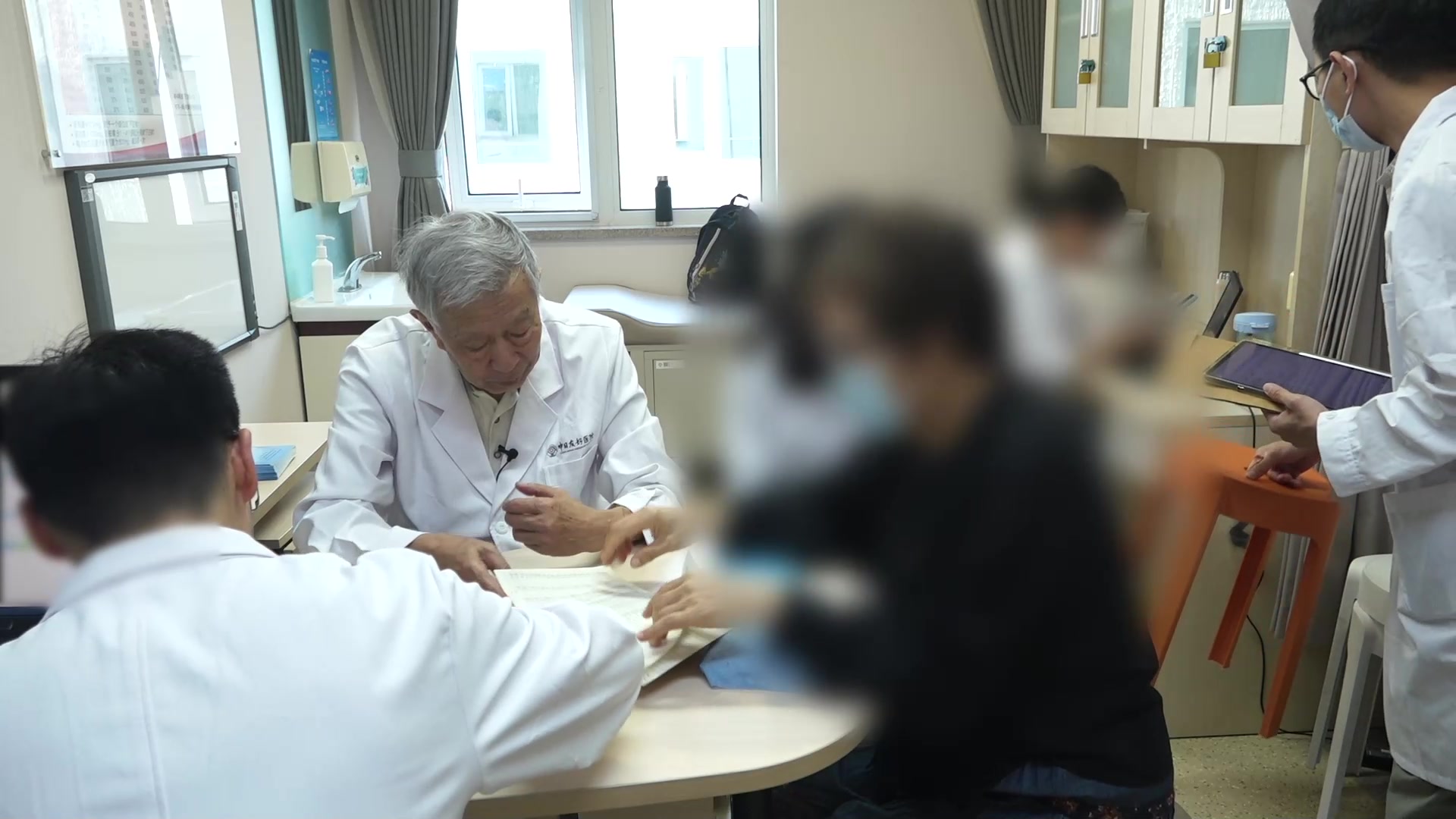 肝肾阴虚虚火上浮：71岁女性失眠烘热早搏的引火归元法