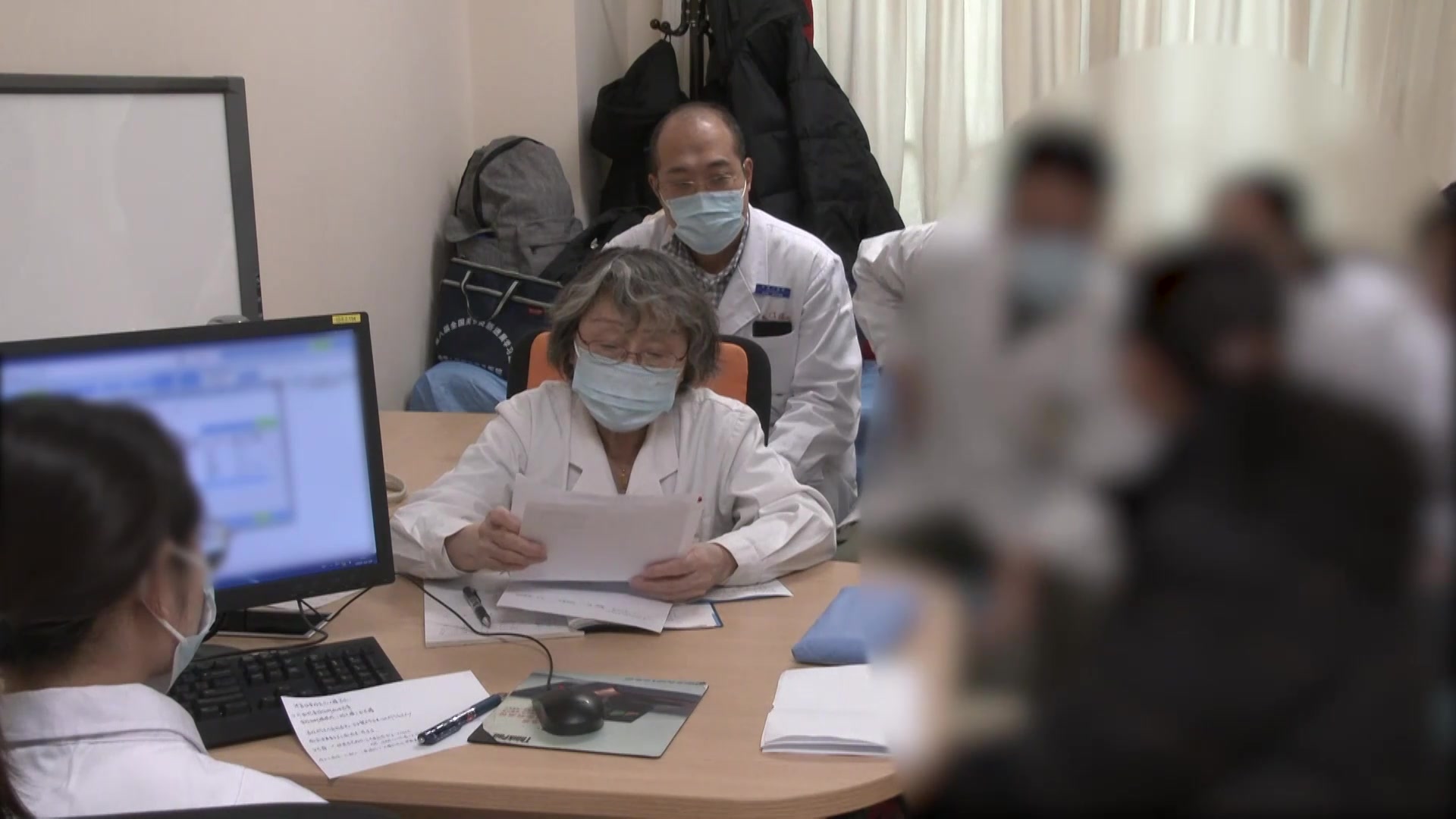 气阴两虚虚火上炎：57岁干燥综合征患者服黄芪后燥热口干之调方策略