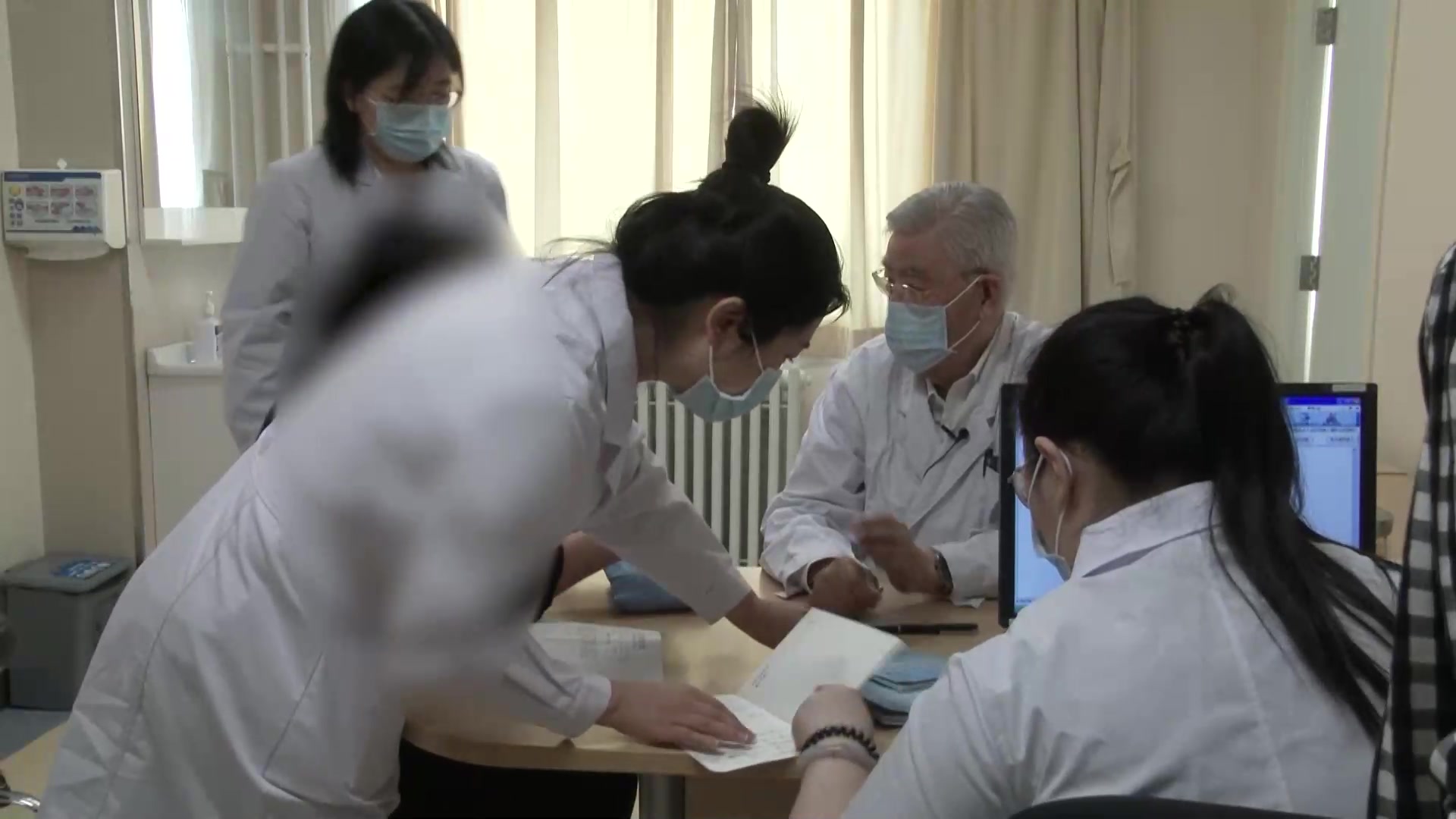 风邪犯肺痰热内蕴：48岁糖尿病甲状腺结节患者咳嗽自汗的疏风宣肺法