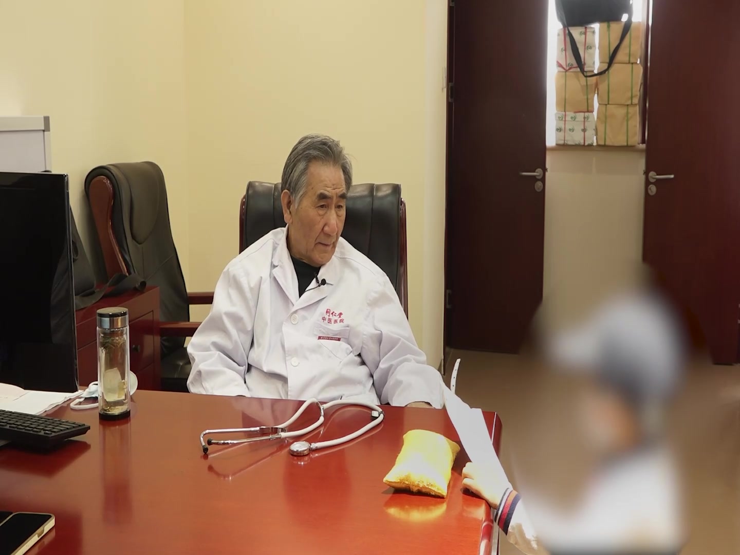 肺胃积热：4岁男孩过敏咳嗽便干汗出的清肺消导与蜜膏缓调