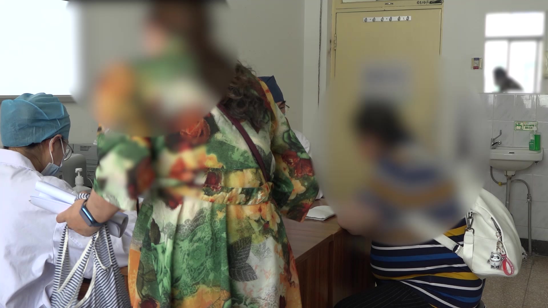 肝阳上亢湿热瘀阻：61岁女性复诊胸闷失眠手胀的清利湿热活血法