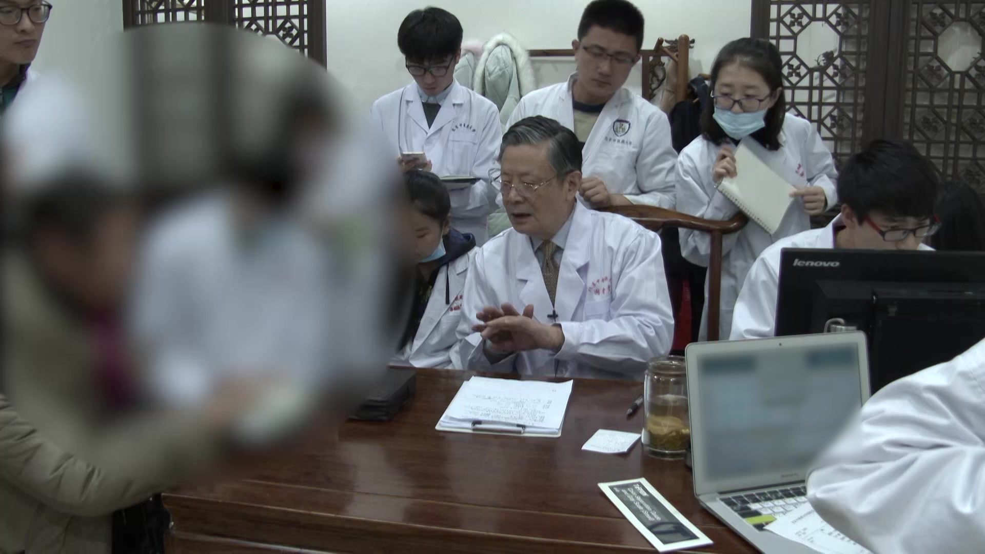 正气亏虚久痹：42岁女类风湿关节变形14年的扶正通络法