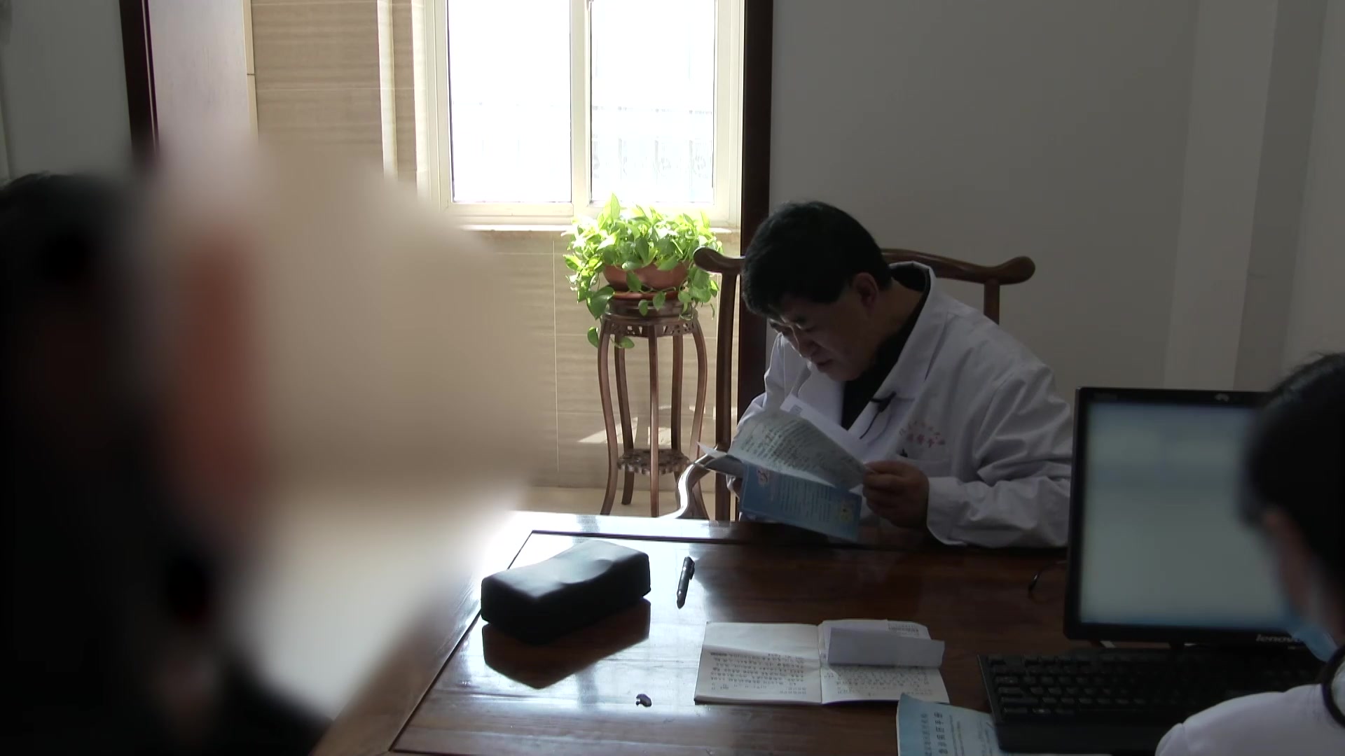 肝郁肾虚：40岁男性反复腹痛伴腹泻、头脑不清晰的疏肝补肾调治
