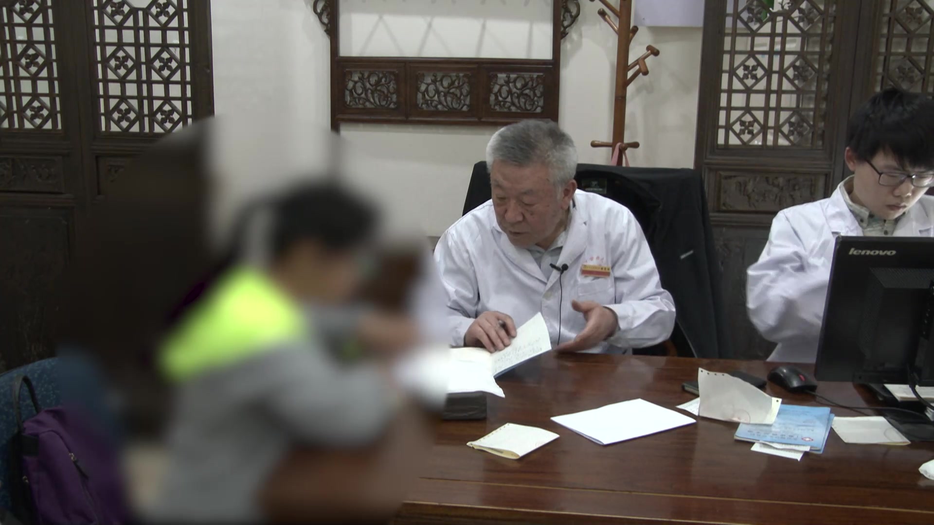 脾阳不足湿热下注：45岁乳腺癌术后尿感汗出耳鸣的健脾清利收敛法