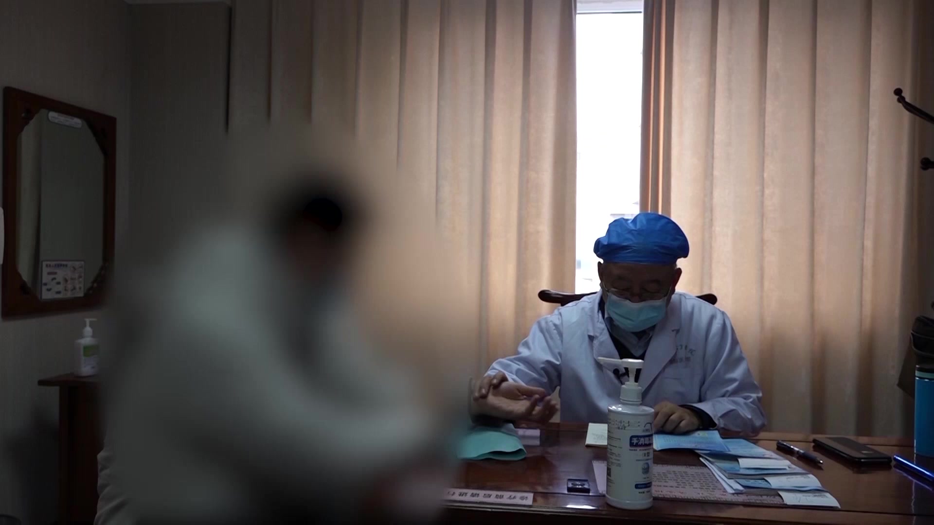 三焦壅塞证：37岁男性筋脉拘紧二十余年的缓调气机法